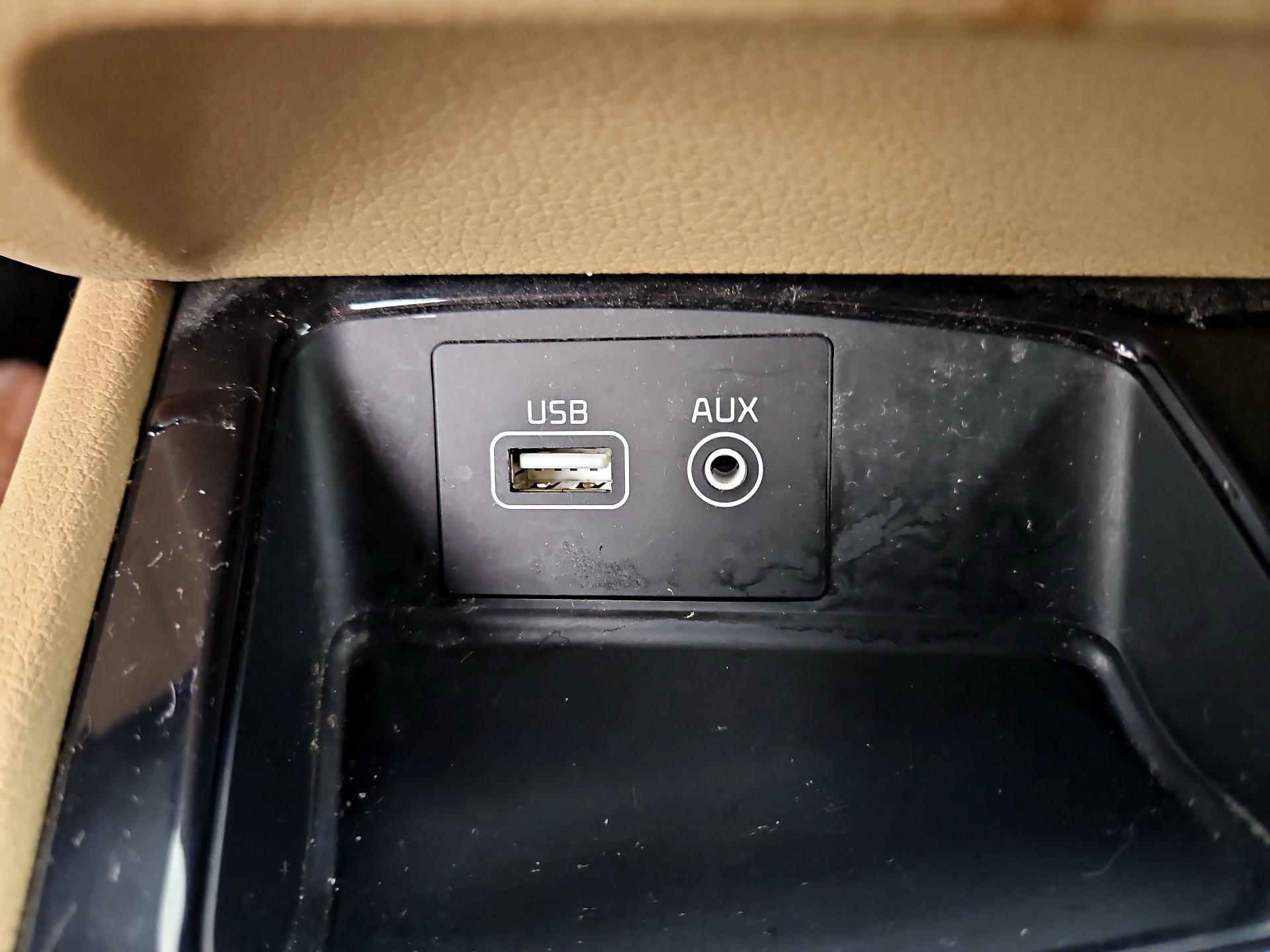 Thumbnail: 2018 Kia Sedona - 19