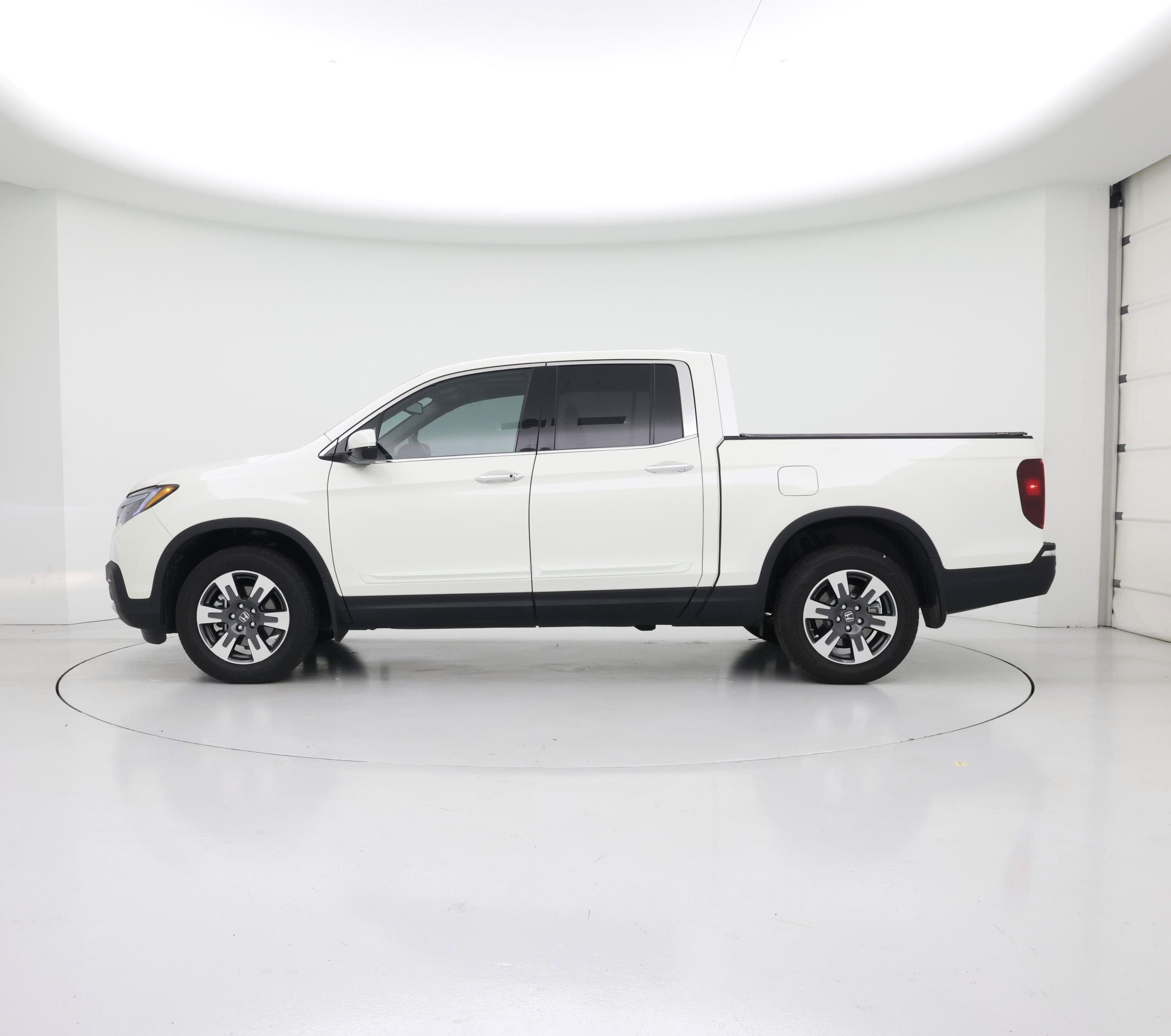 Thumbnail: 2019 Honda Ridgeline - 3