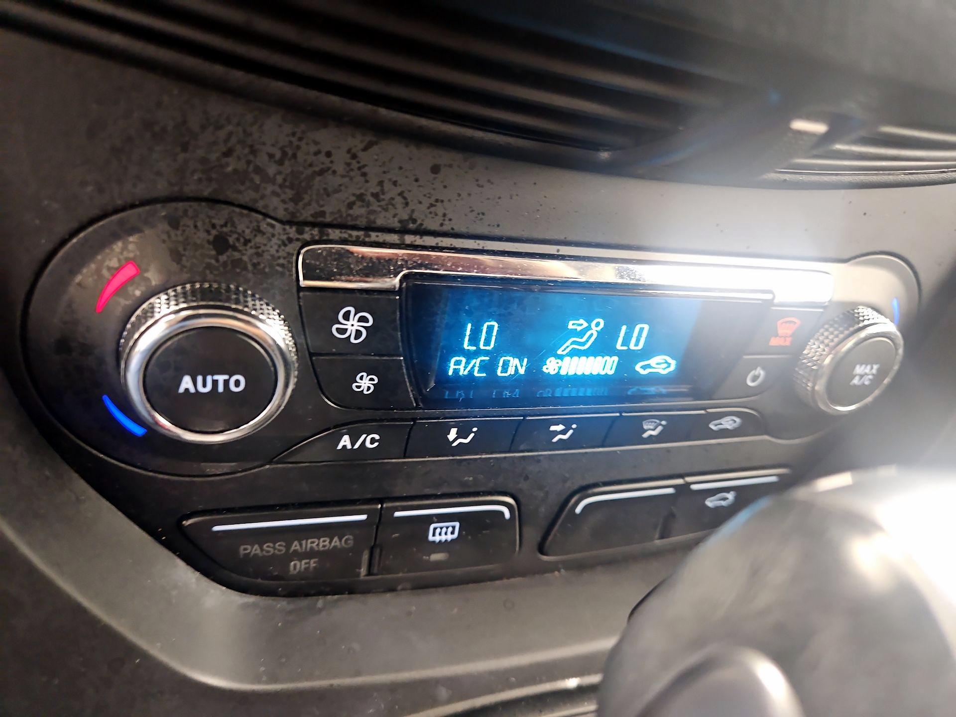 Thumbnail: 2014 Ford Escape - 16