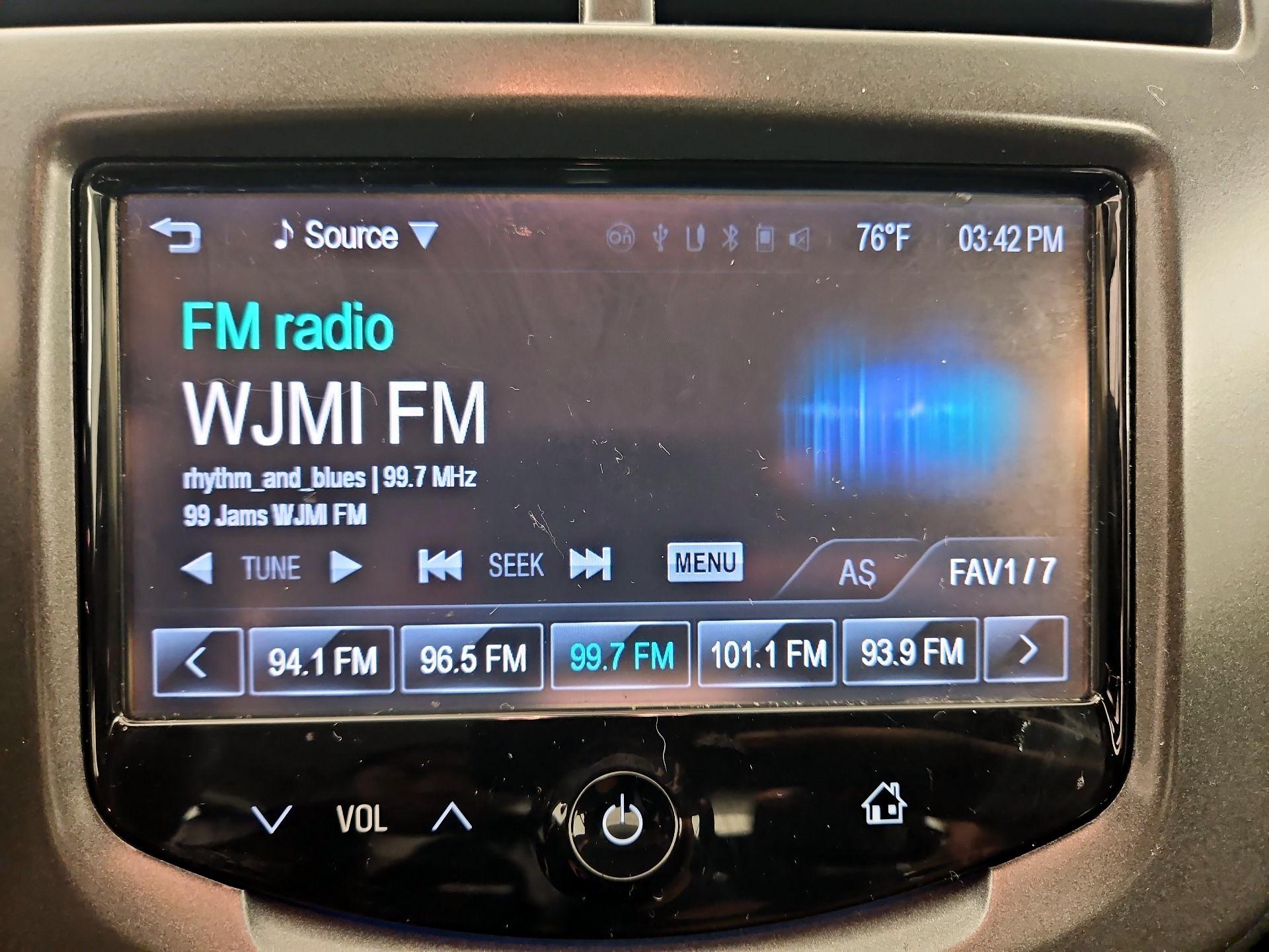 Thumbnail: 2015 Chevrolet Sonic - 15