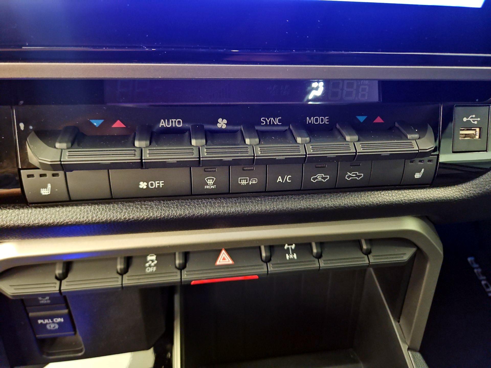 Thumbnail: 2024 Toyota Tundra - 15