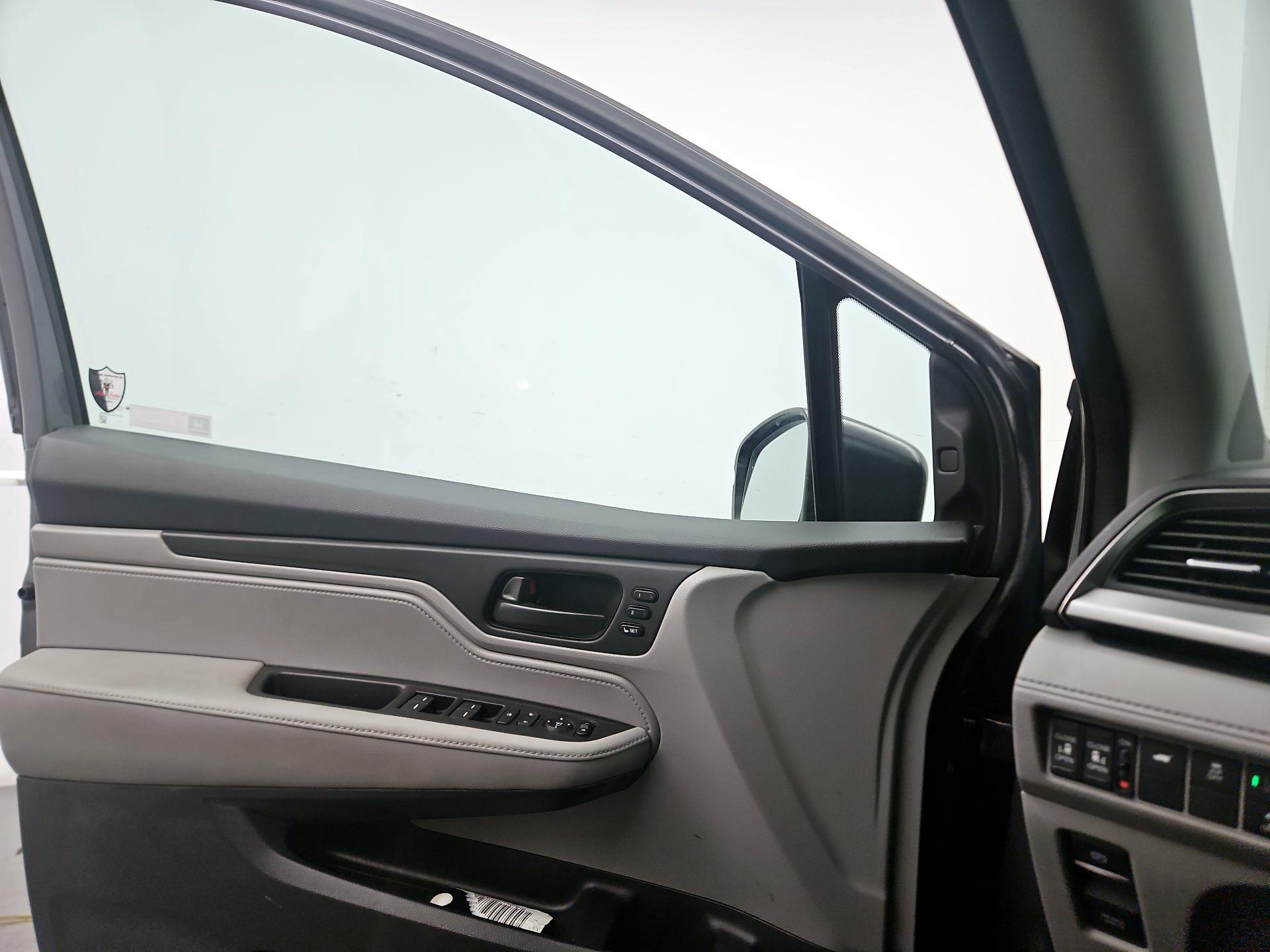 Thumbnail: 2019 Honda Odyssey - 12