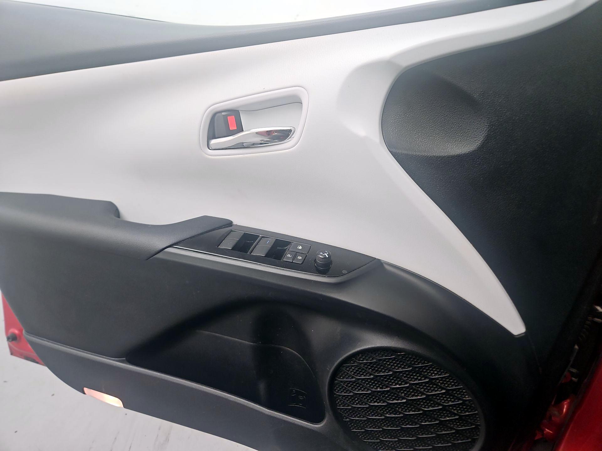 Thumbnail: 2022 Toyota Prius Prime - 12