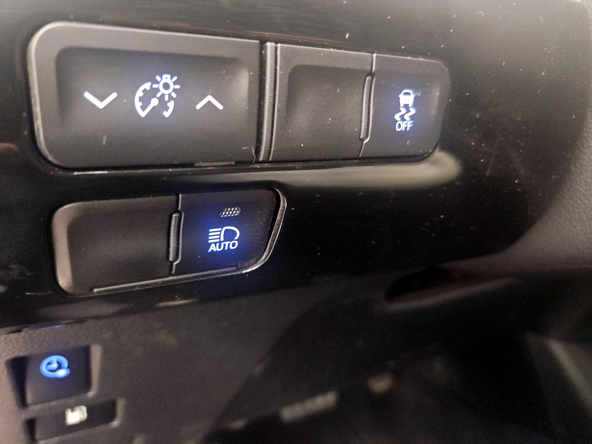 Thumbnail: 2022 Toyota Prius Prime - 13