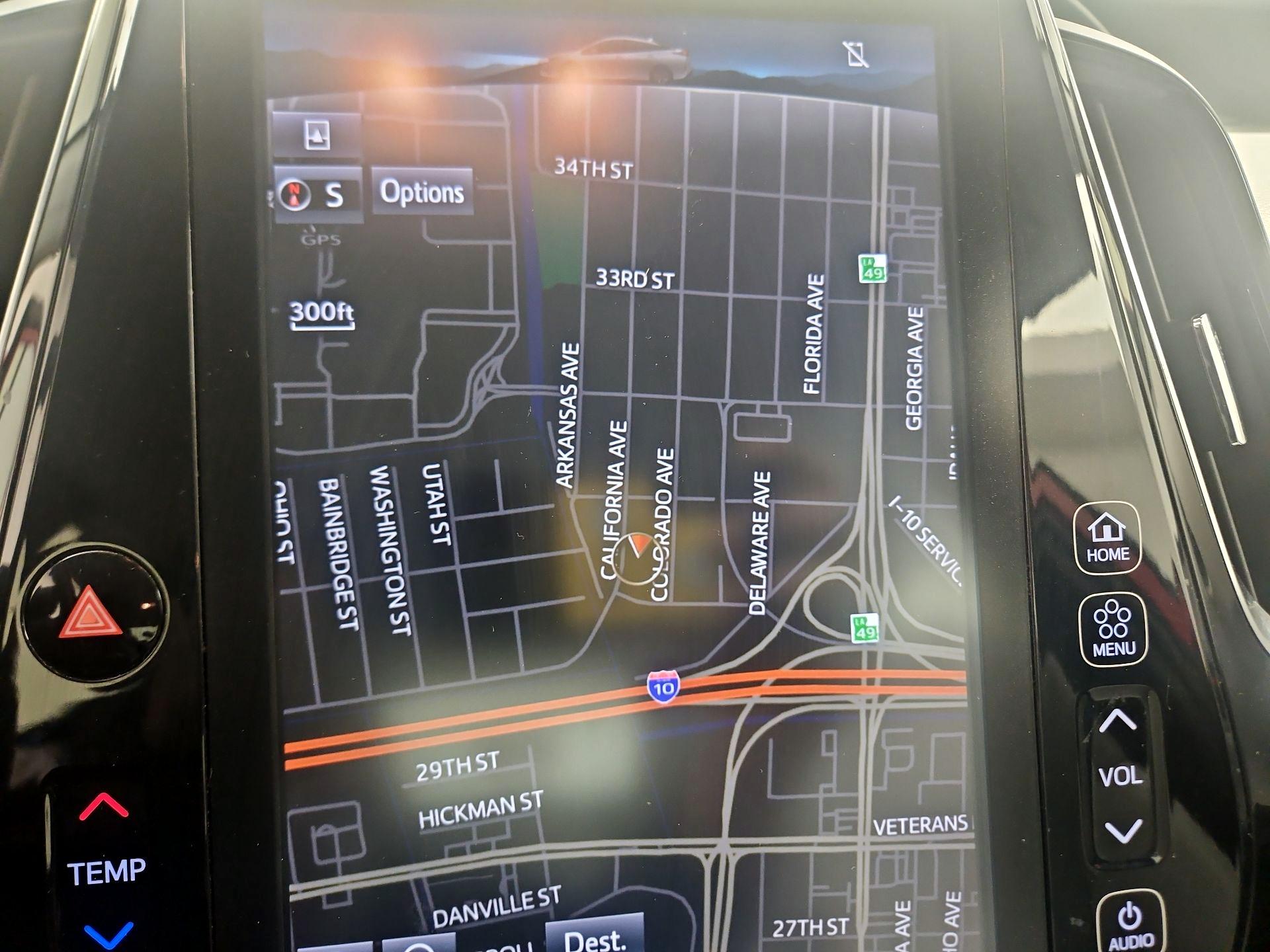 Thumbnail: 2022 Toyota Prius Prime - 14