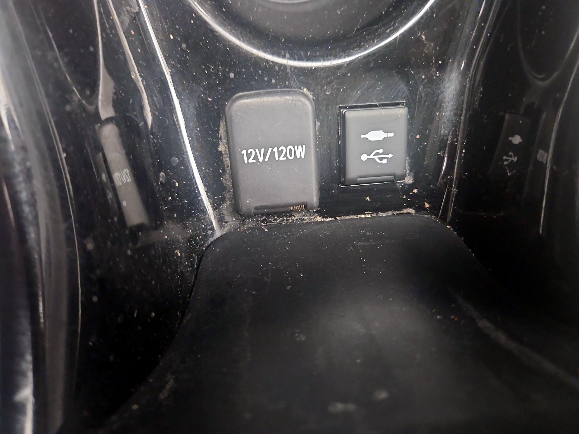 Thumbnail: 2022 Toyota Prius Prime - 19