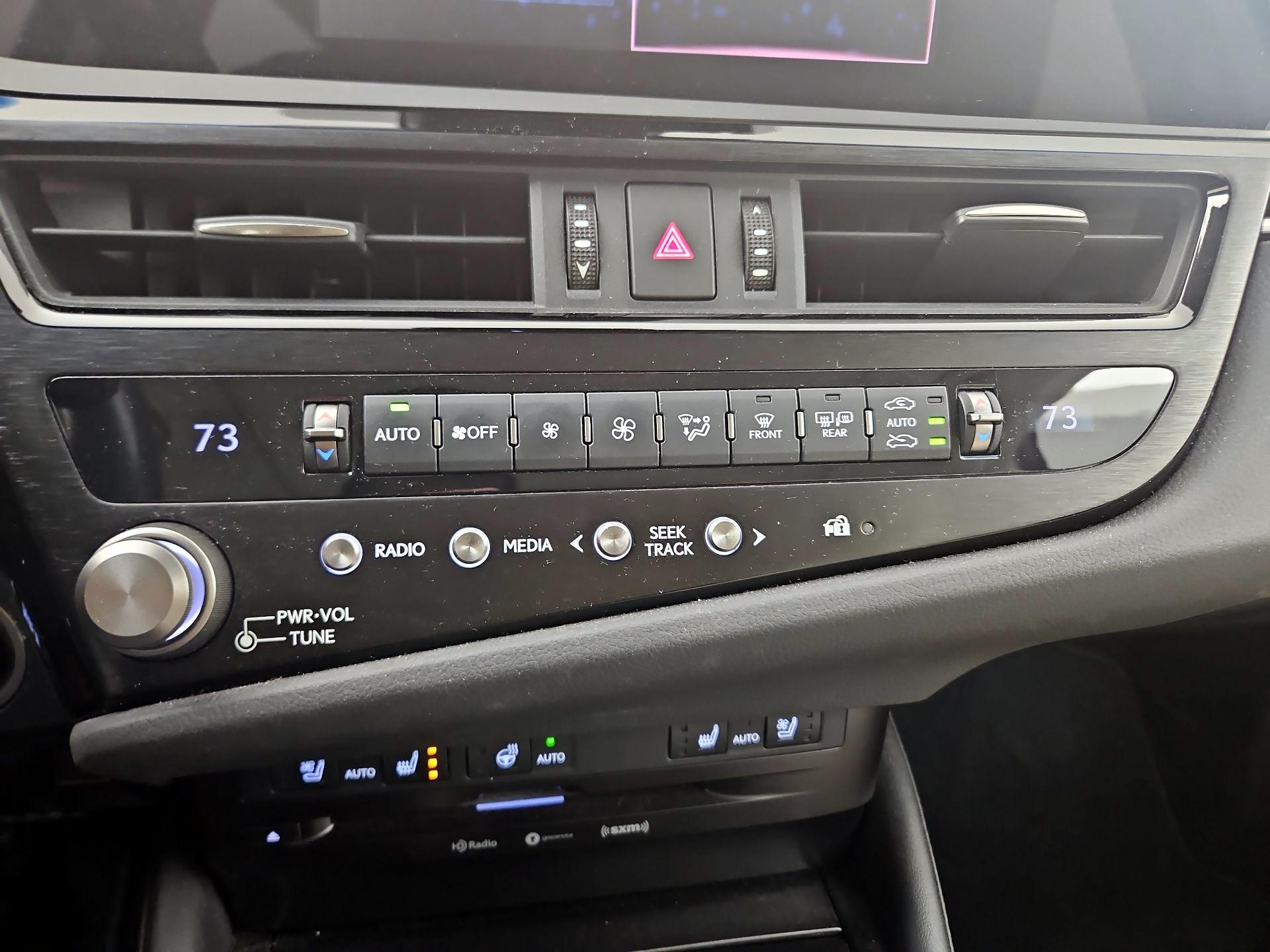 Thumbnail: 2022 Lexus ES - 15