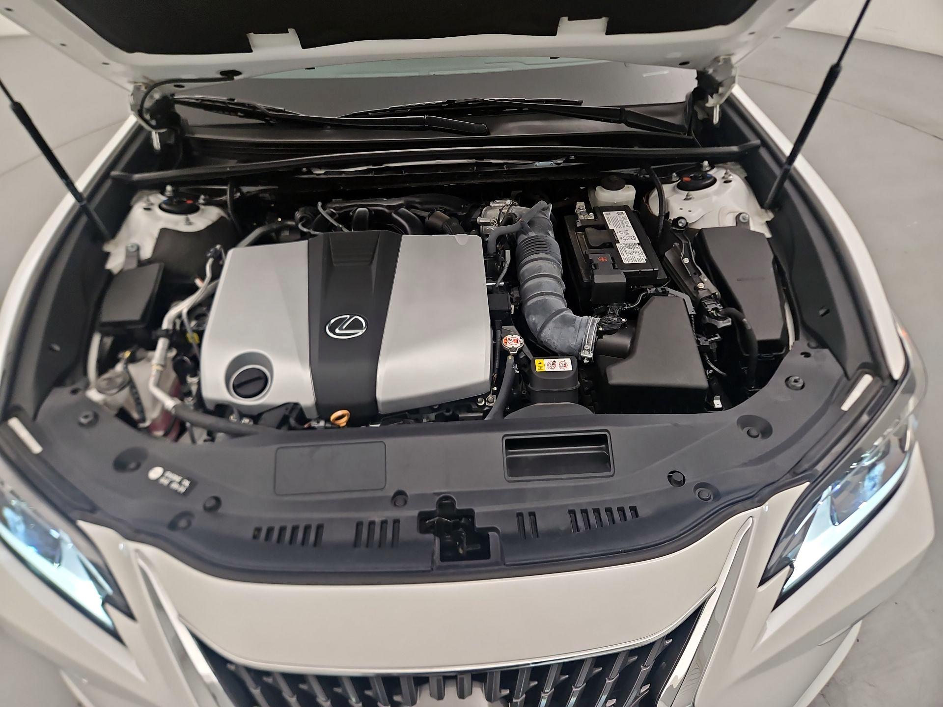 Thumbnail: 2022 Lexus ES - 20