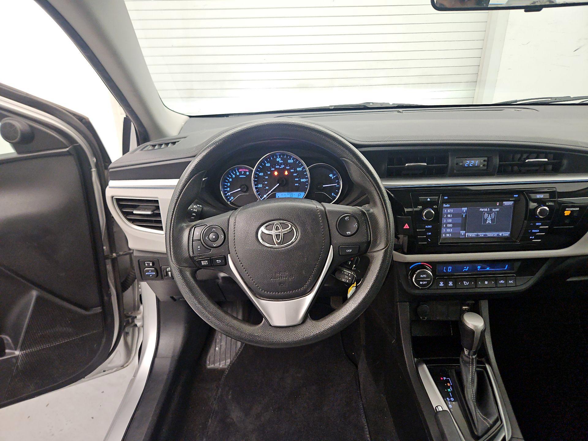 Thumbnail: 2016 Toyota Corolla - 10