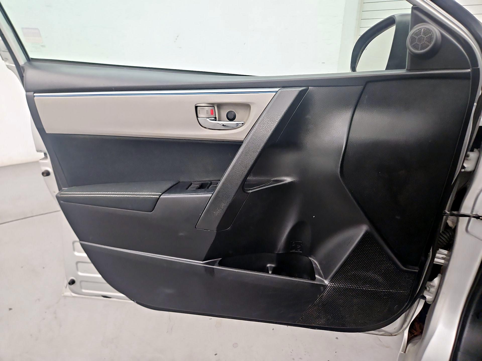 Thumbnail: 2016 Toyota Corolla - 12