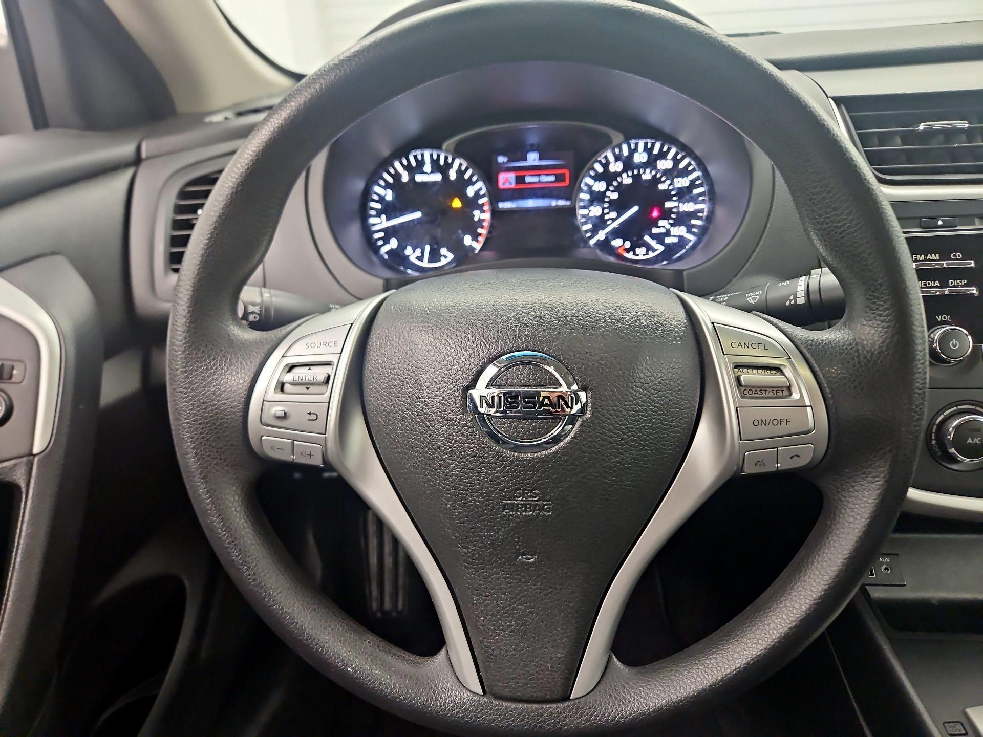 Thumbnail: 2018 Nissan Altima - 10