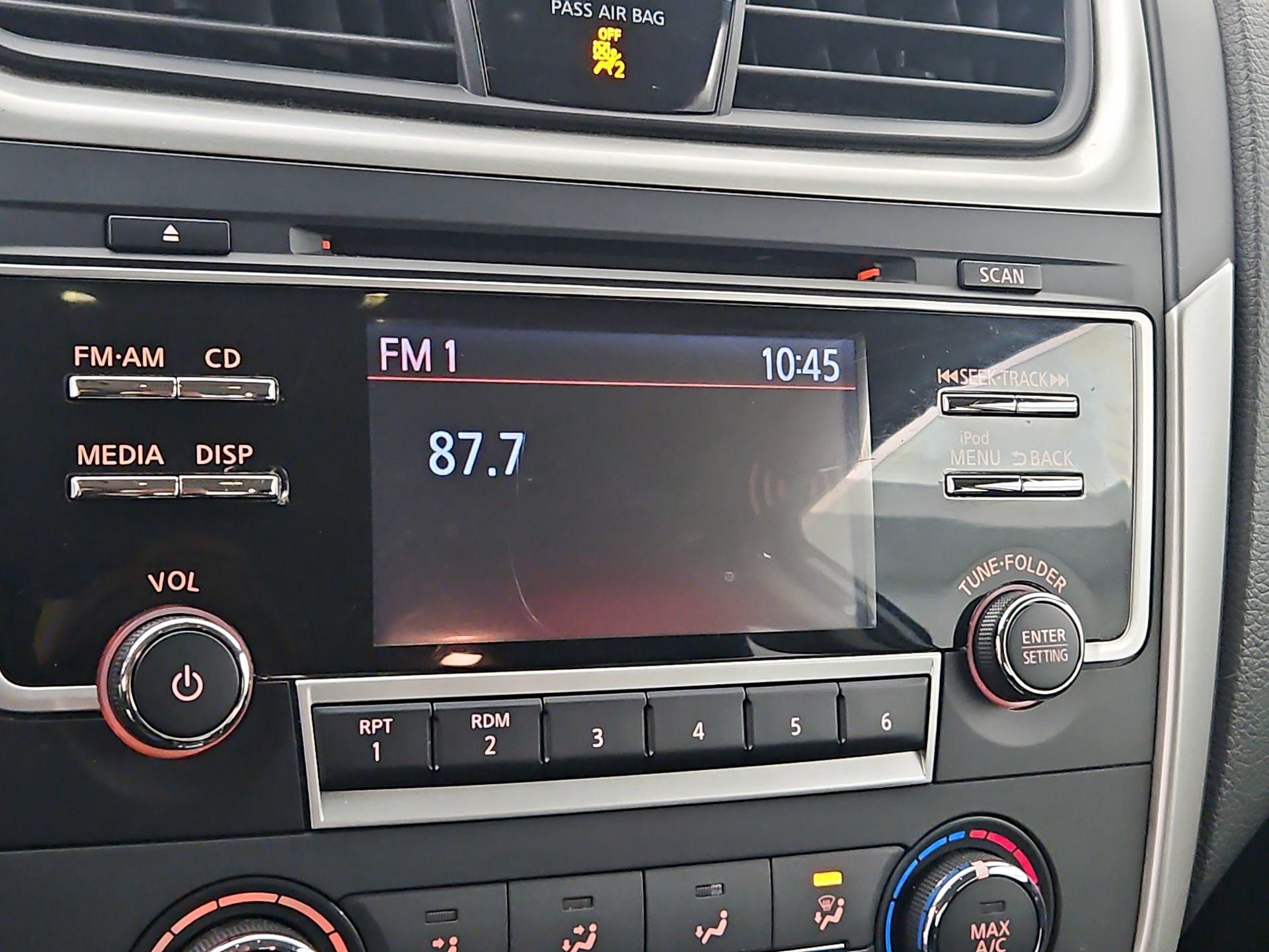 Thumbnail: 2018 Nissan Altima - 15