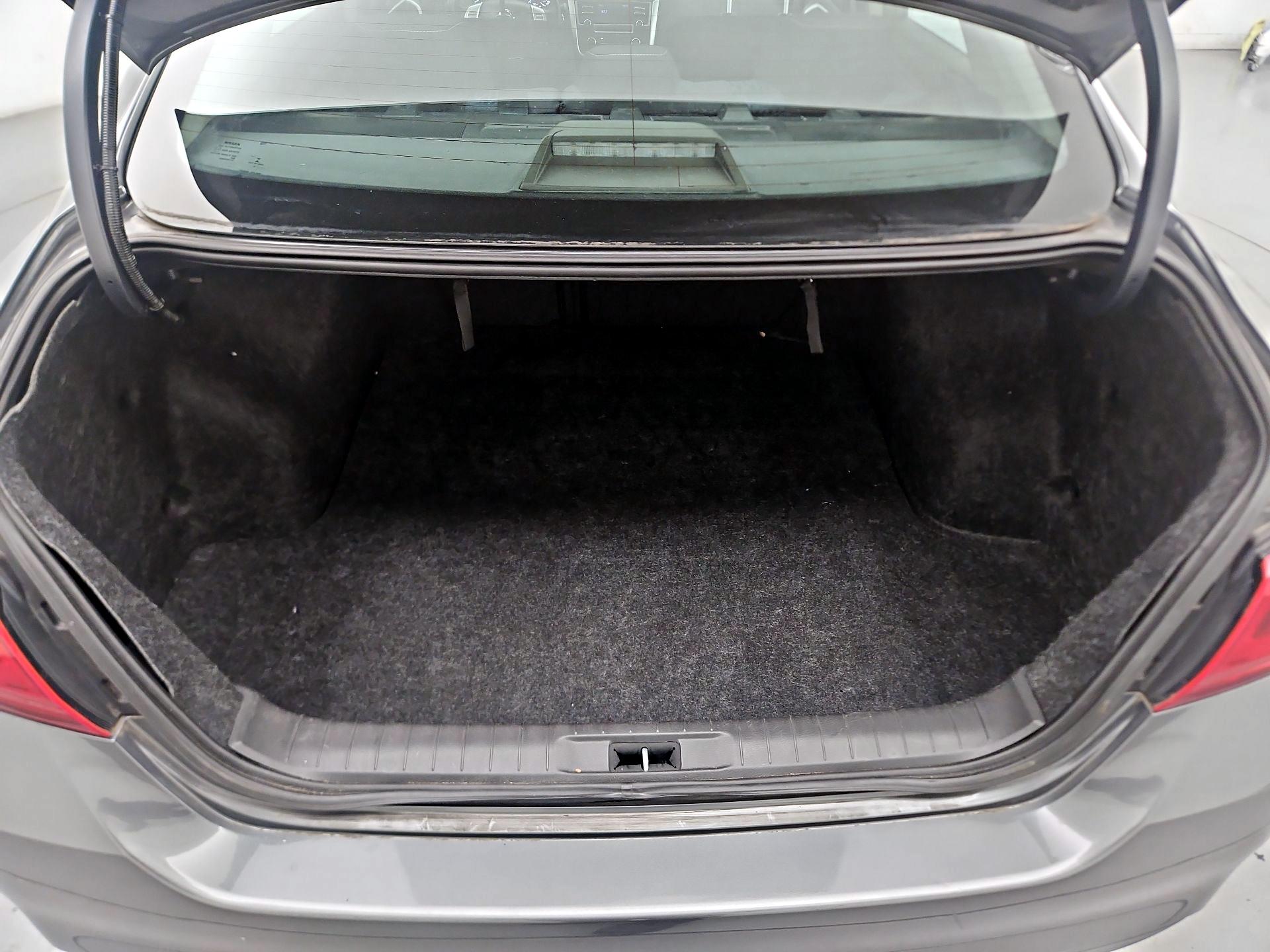 Thumbnail: 2018 Nissan Altima - 20