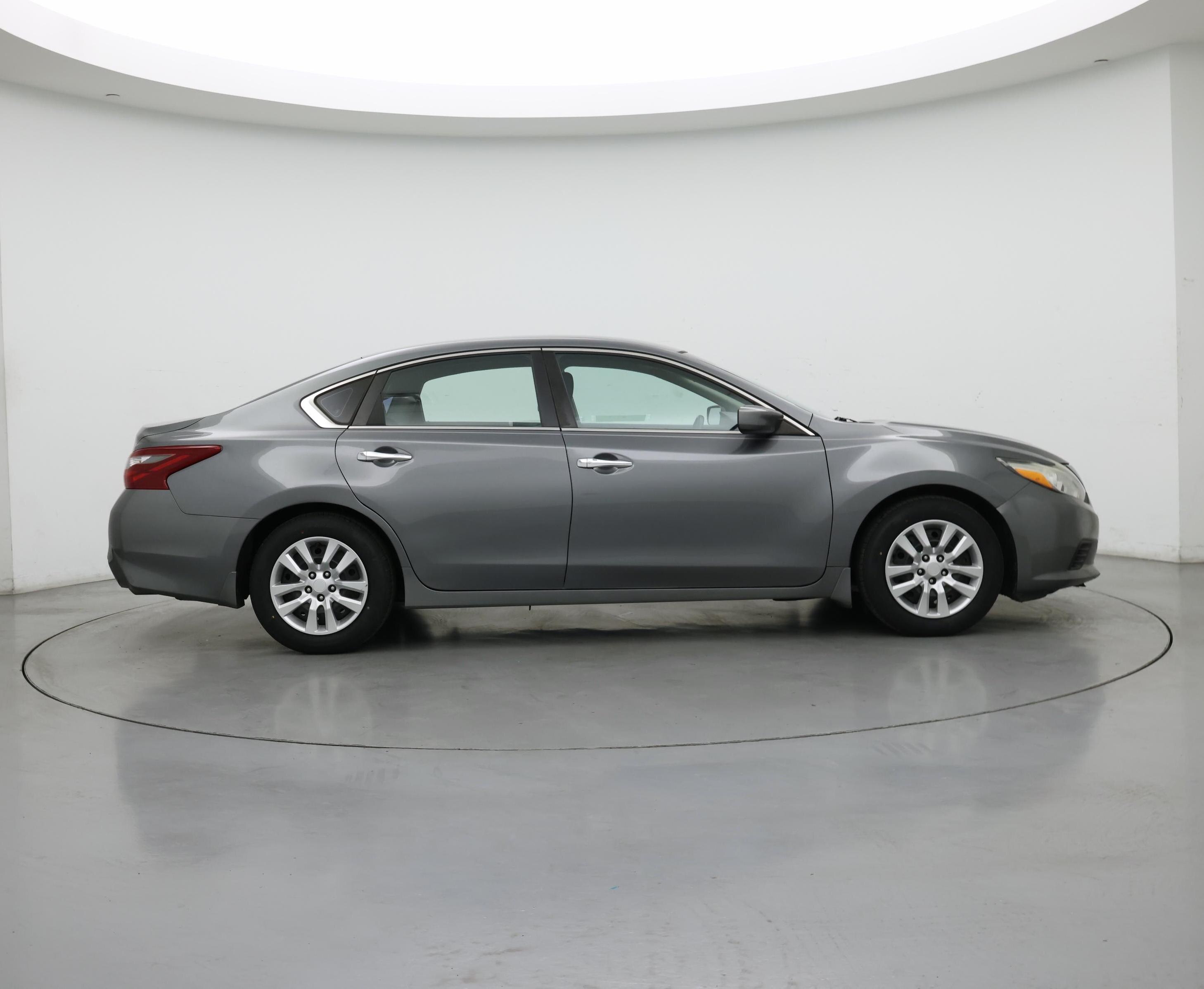 Thumbnail: 2018 Nissan Altima - 7