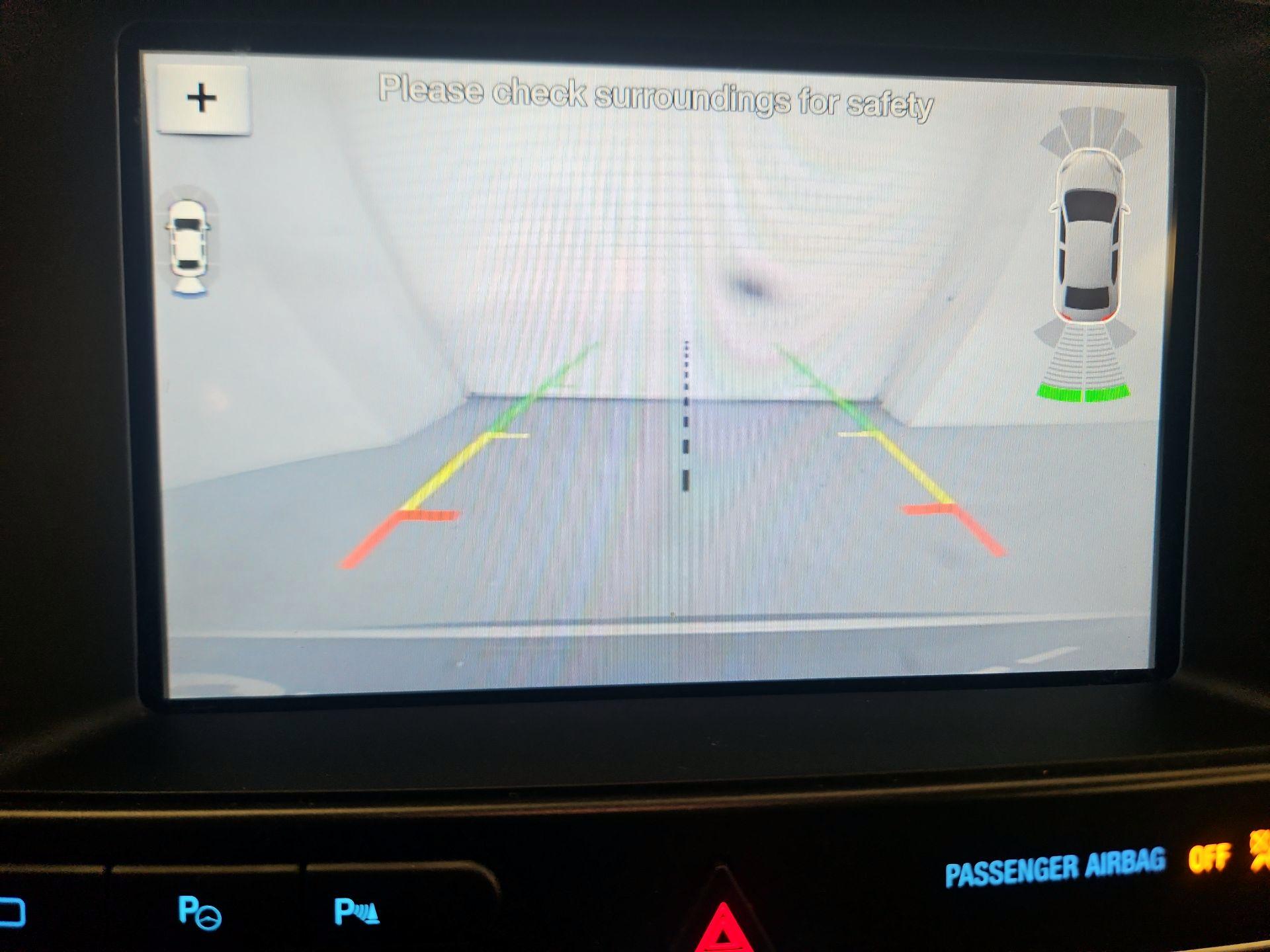 Thumbnail: 2018 Ford Explorer - 15