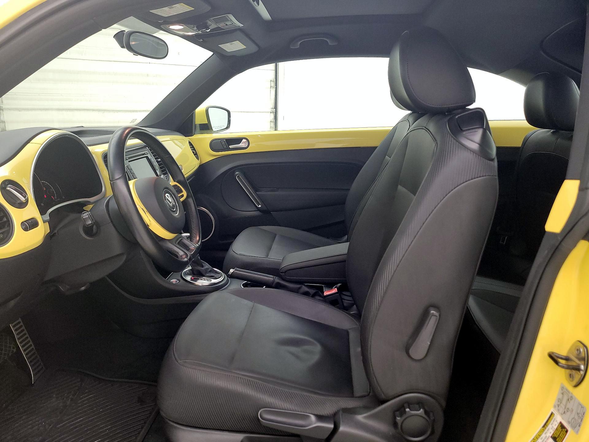 Thumbnail: 2014 Volkswagen Beetle - 11