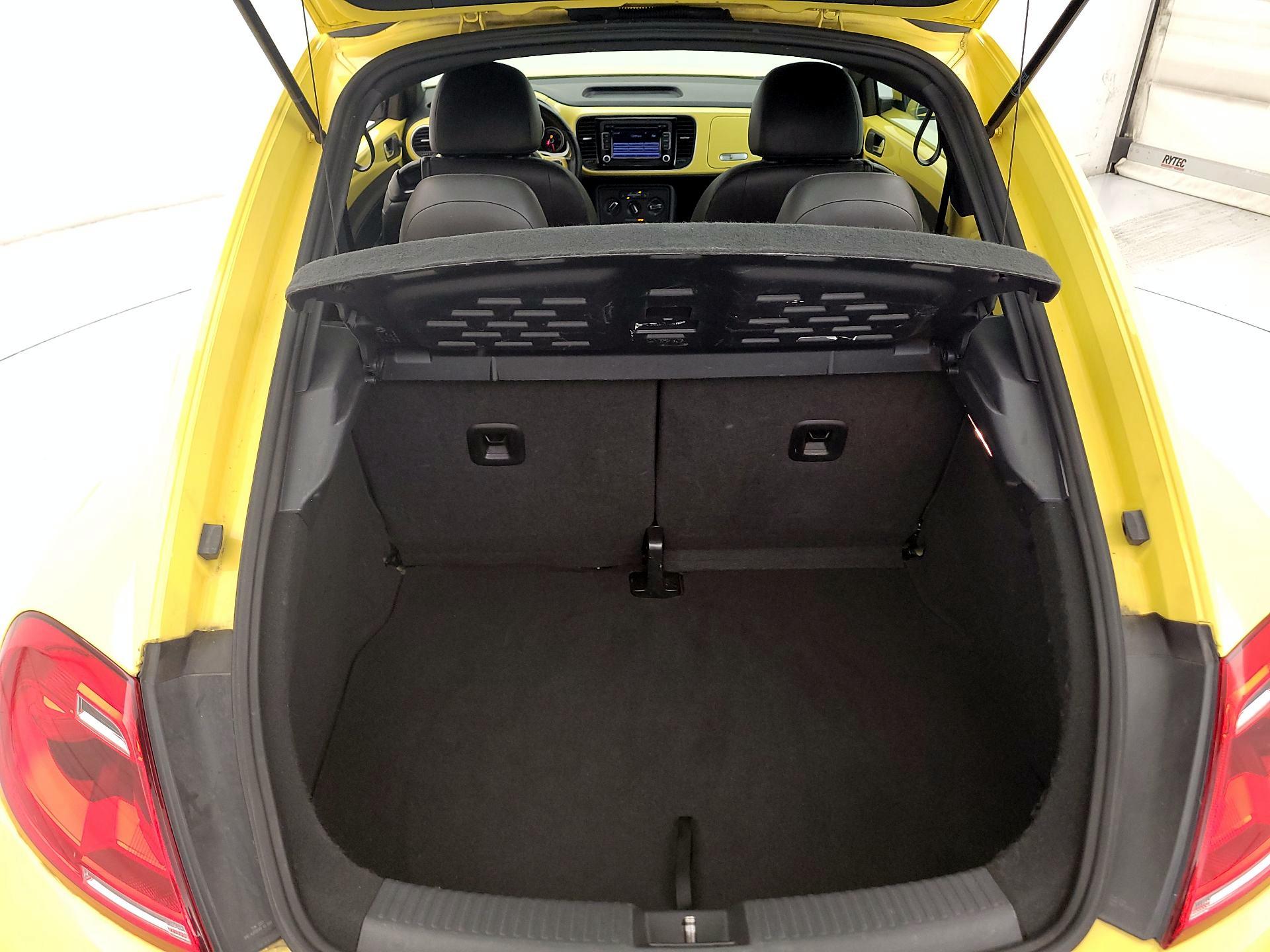 Thumbnail: 2014 Volkswagen Beetle - 19