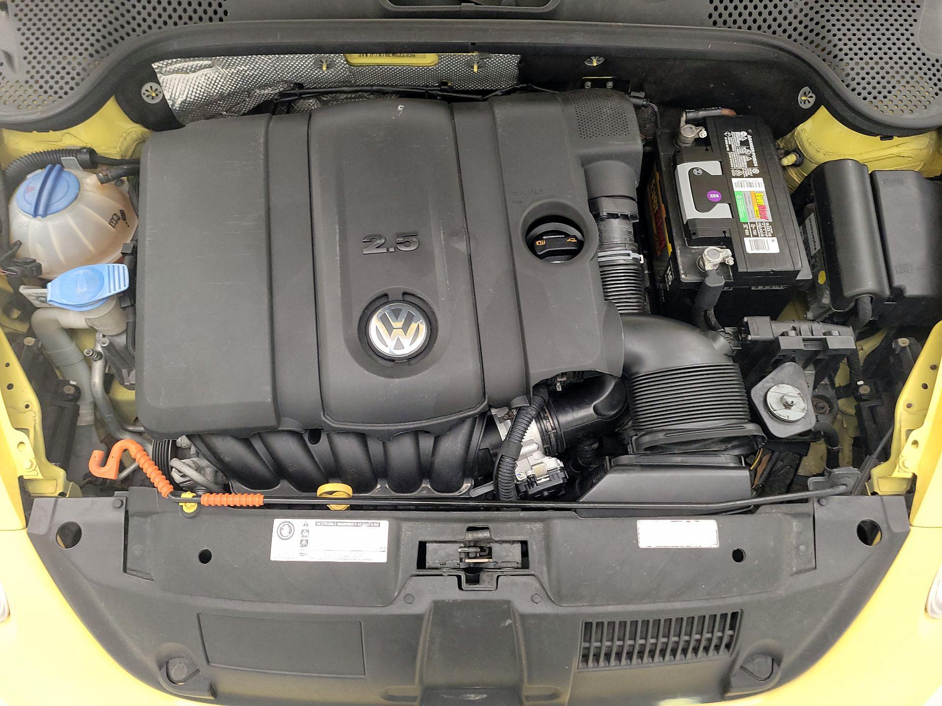 Thumbnail: 2014 Volkswagen Beetle - 20