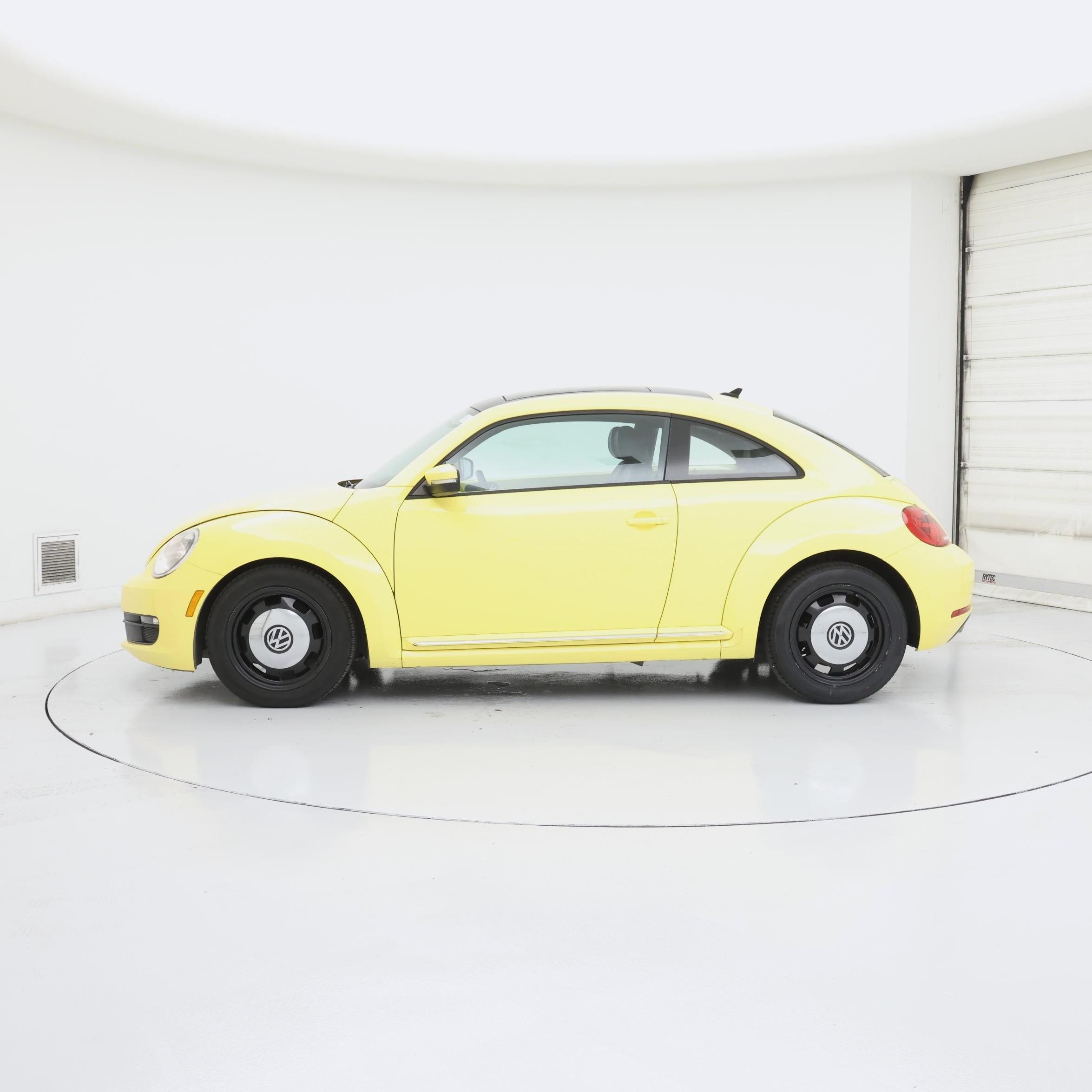 Thumbnail: 2014 Volkswagen Beetle - 3