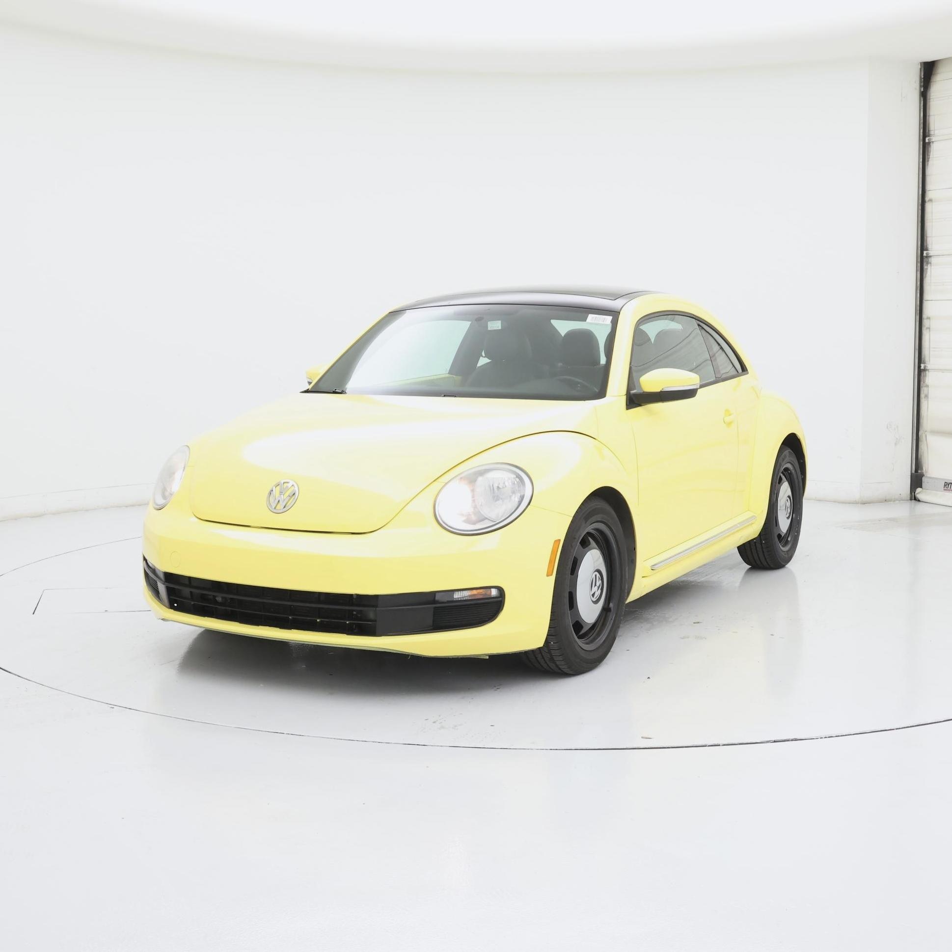 Thumbnail: 2014 Volkswagen Beetle - 4