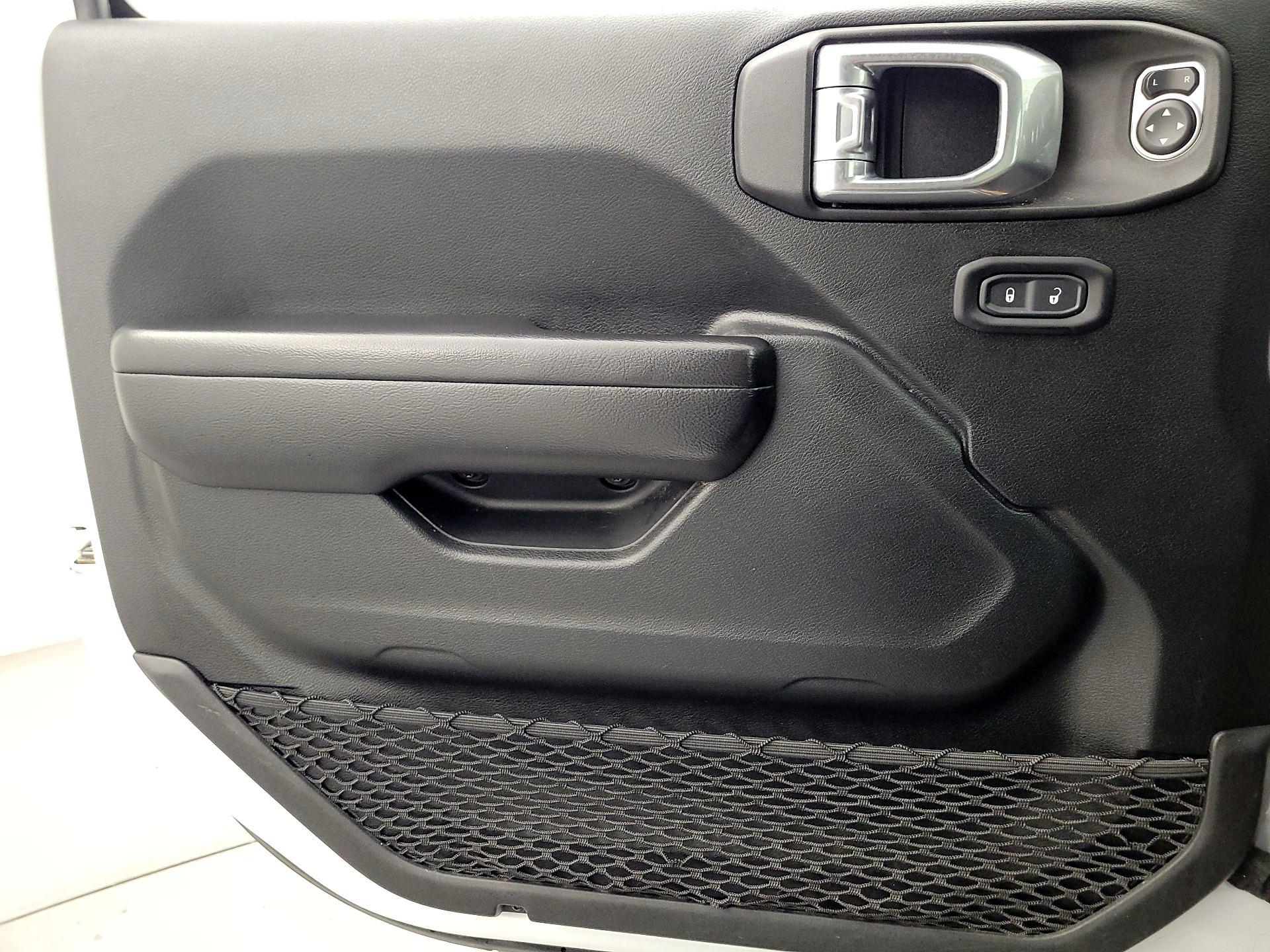 Thumbnail: 2021 Jeep Gladiator - 12