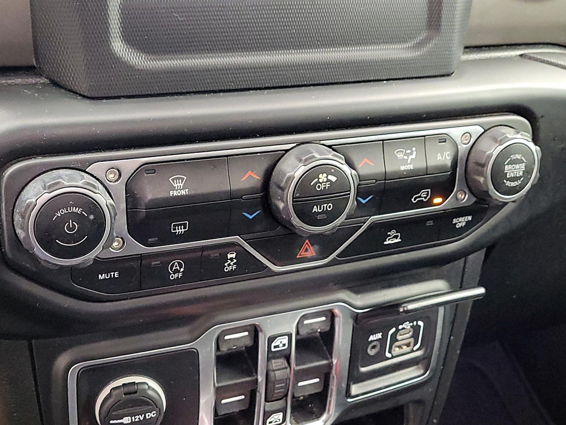 Thumbnail: 2021 Jeep Gladiator - 16