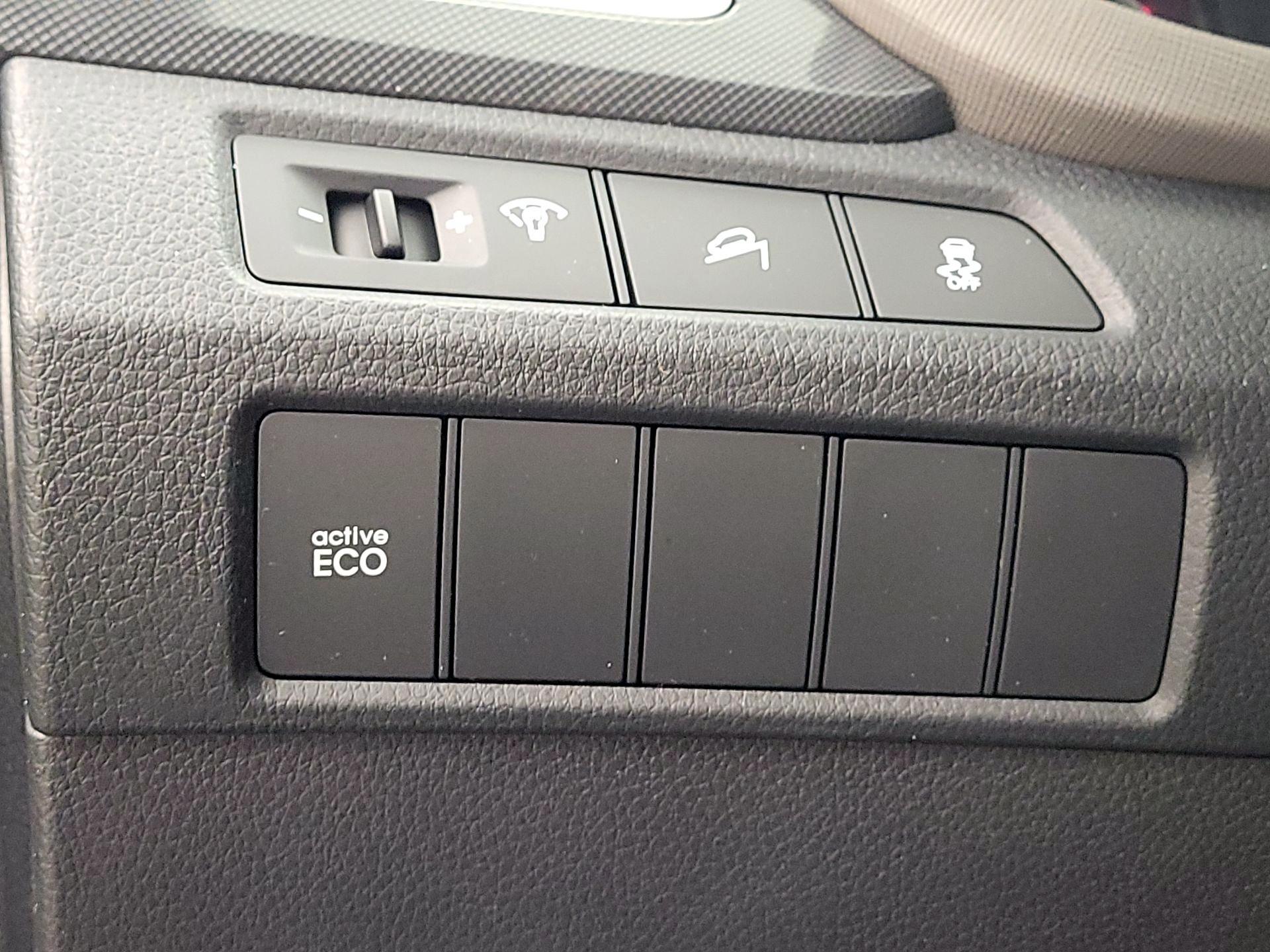 Thumbnail: 2015 Hyundai Santa Fe - 13