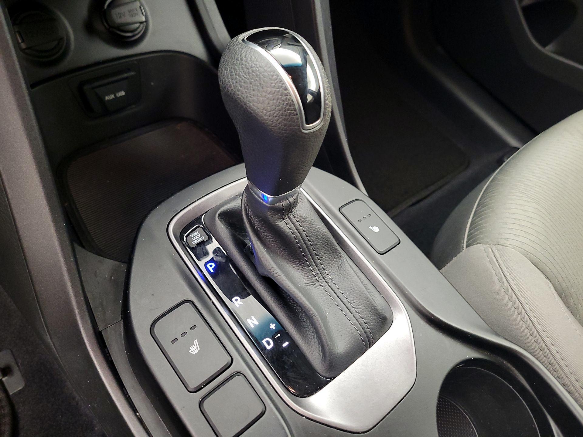 Thumbnail: 2015 Hyundai Santa Fe - 17