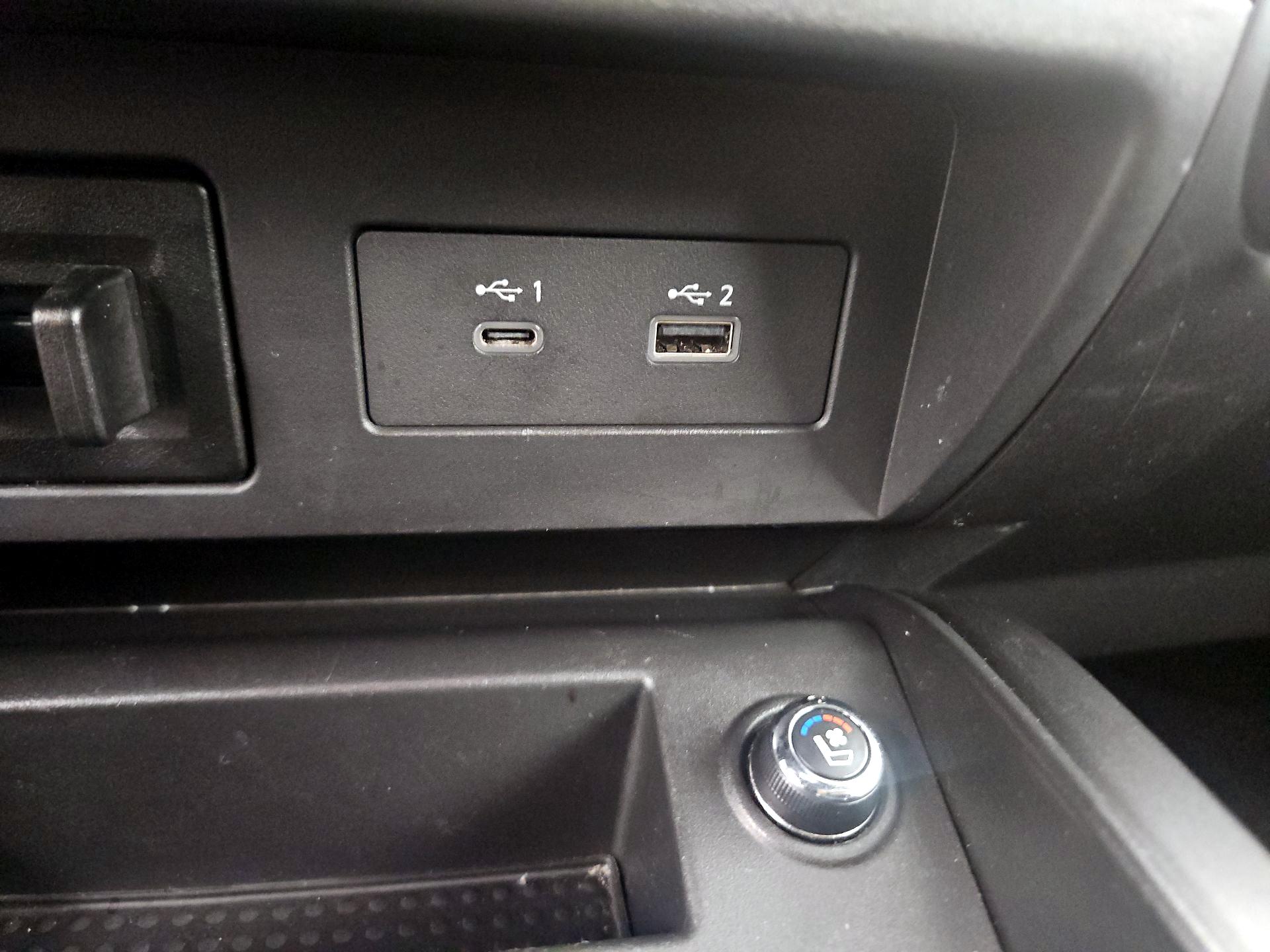 Thumbnail: 2023 Nissan Titan - 18