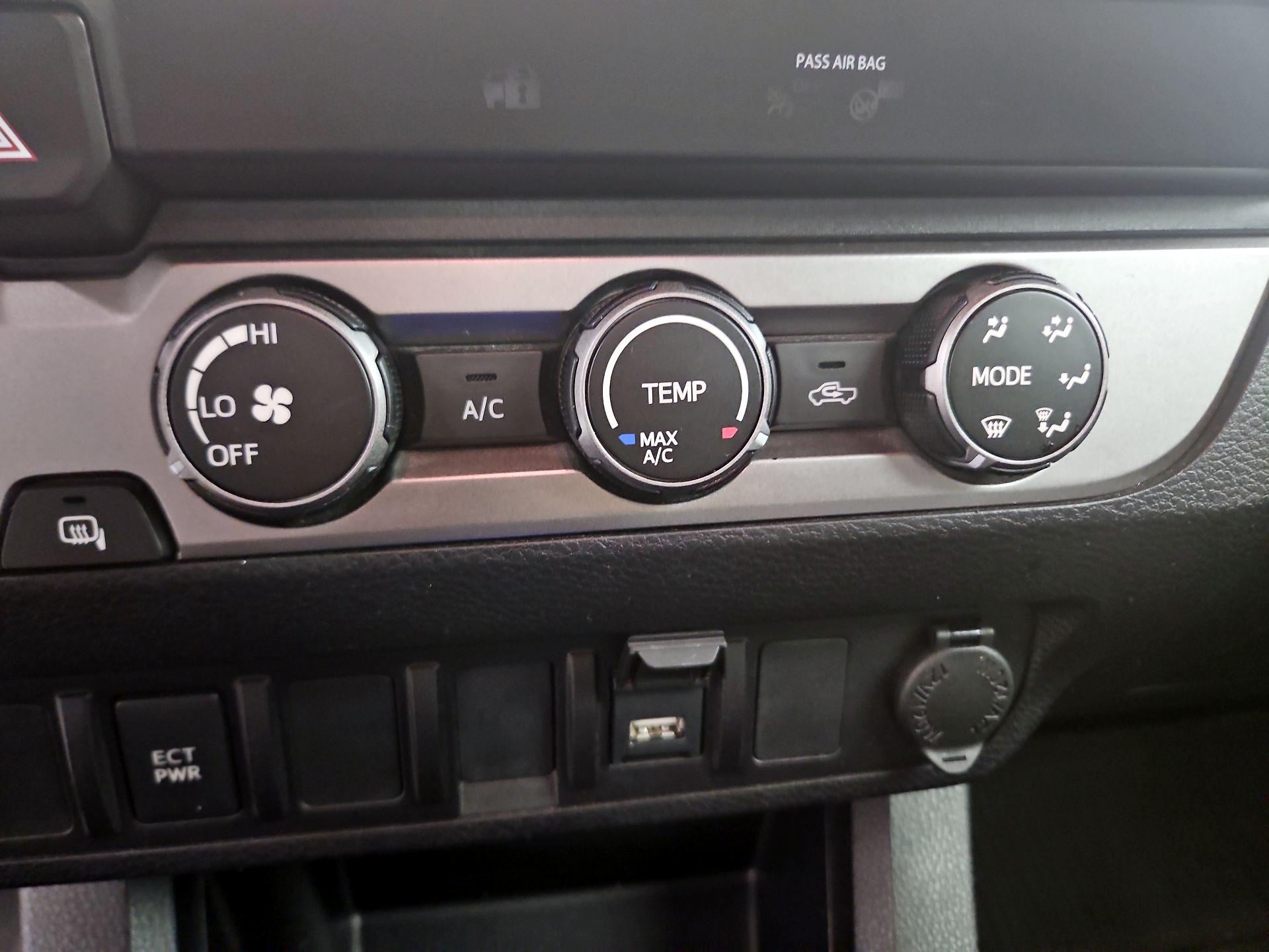 Thumbnail: 2022 Toyota Tacoma - 16