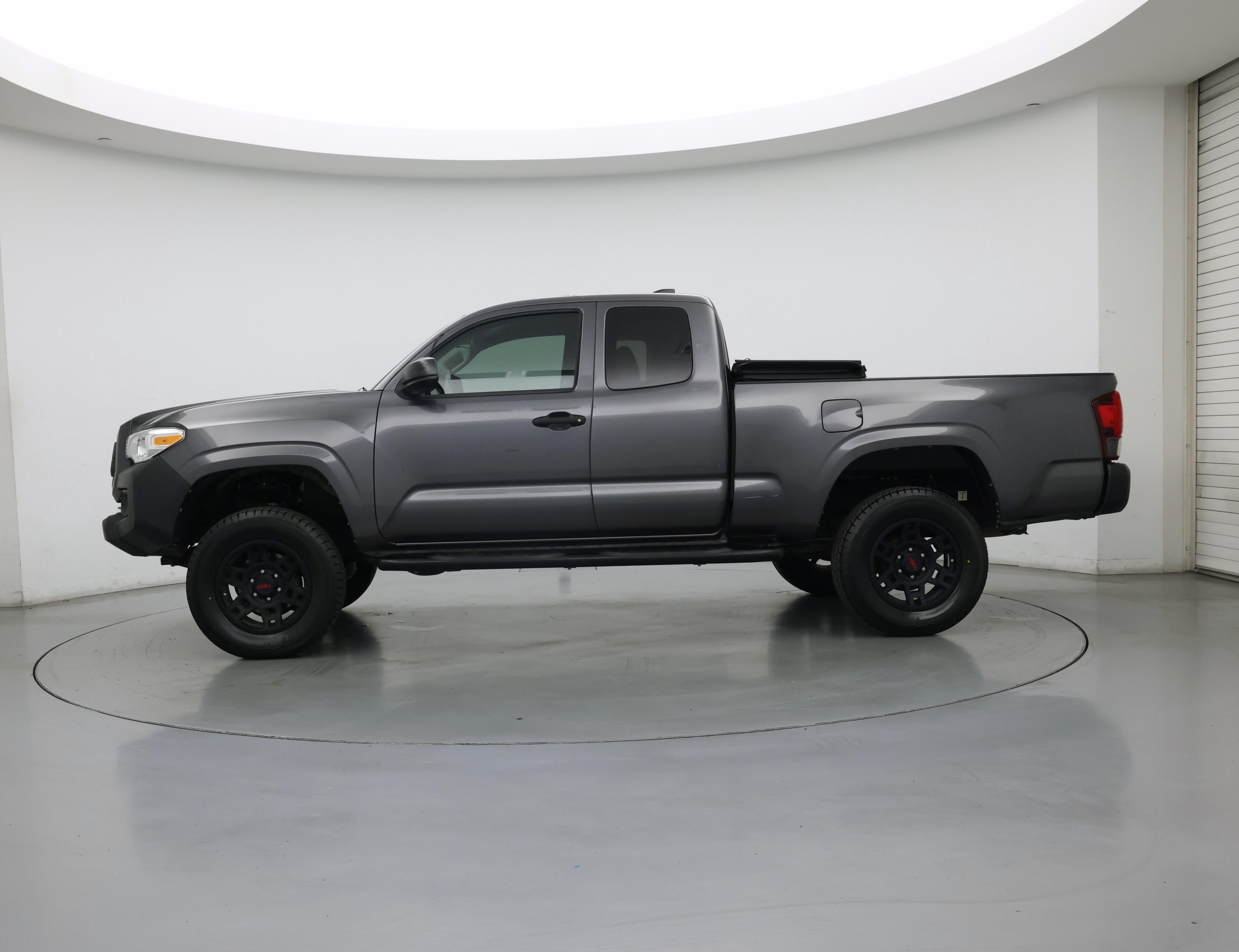 Thumbnail: 2022 Toyota Tacoma - 3