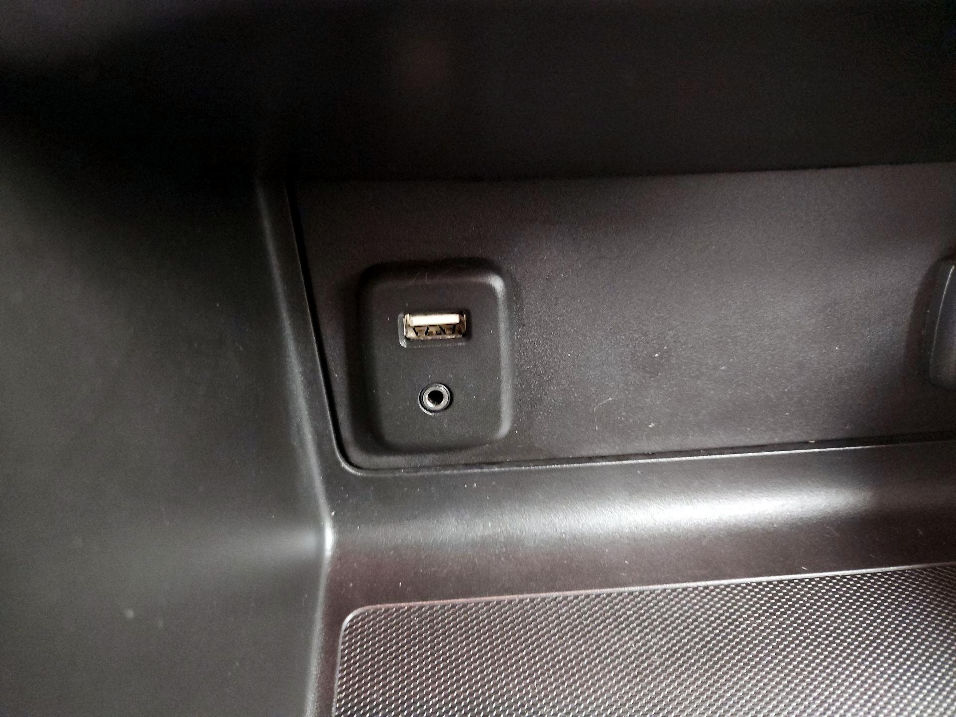 Thumbnail: 2015 GMC Canyon - 18