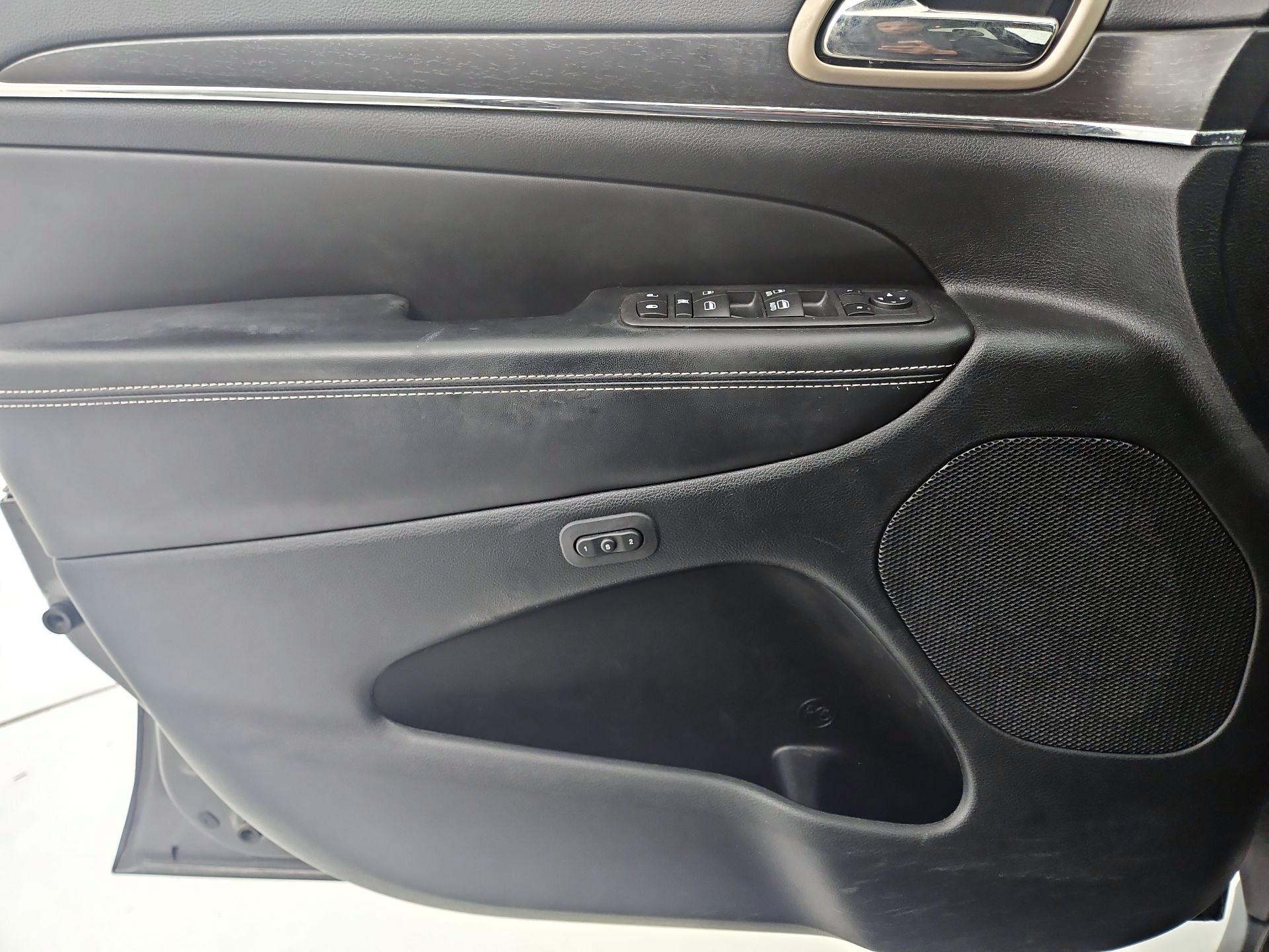 Thumbnail: 2014 Jeep Grand Cherokee - 12