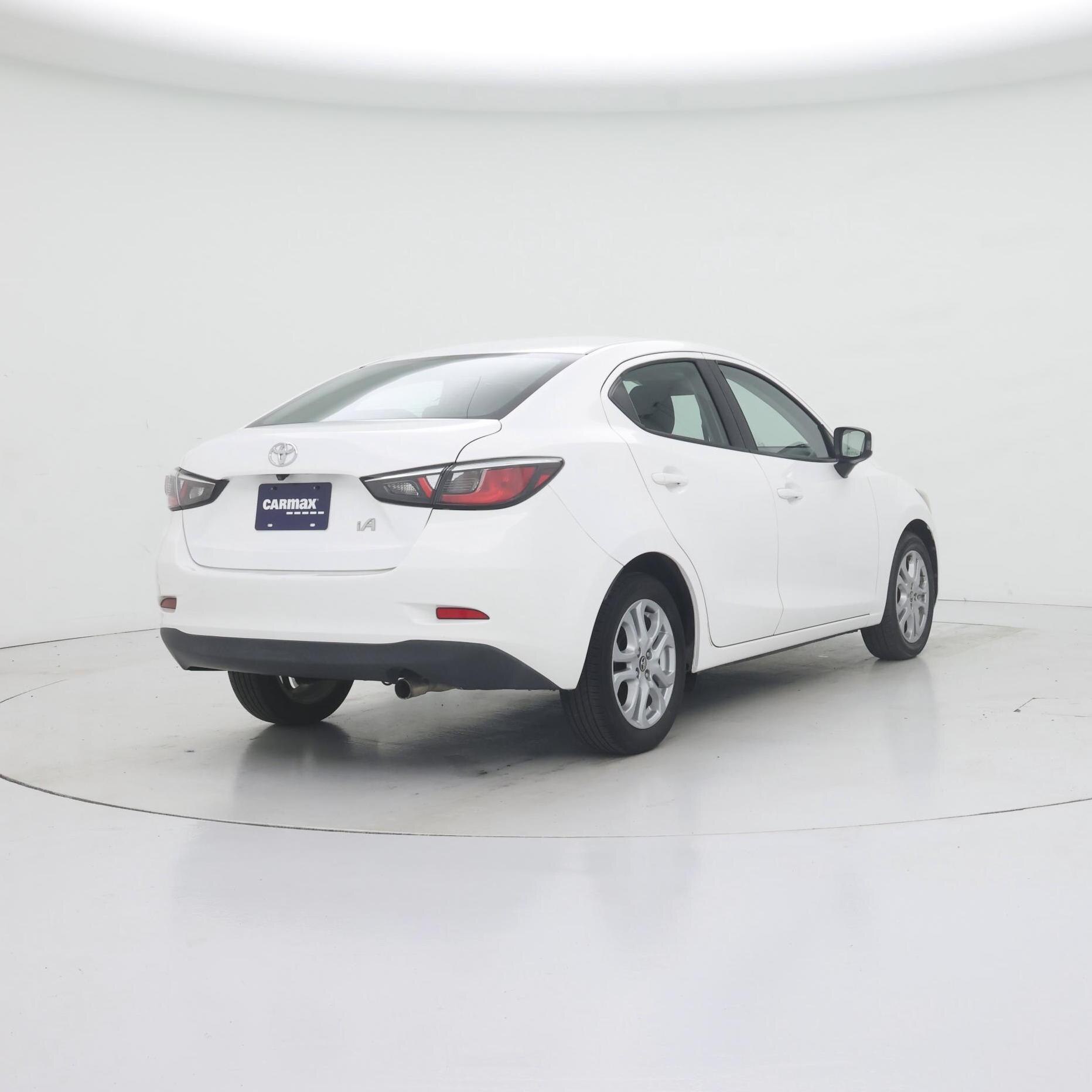 Thumbnail: 2018 Toyota Yaris iA - 8