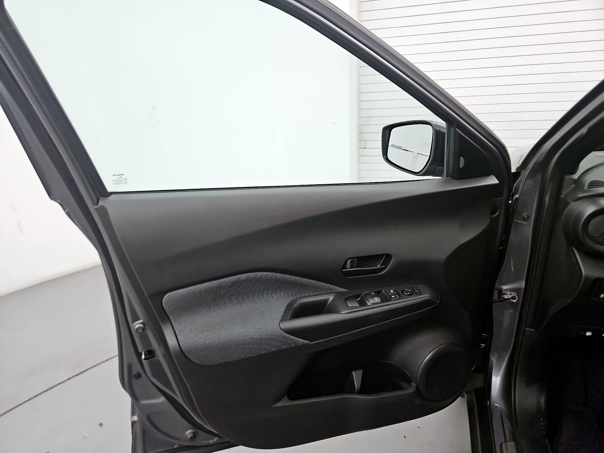 Thumbnail: 2020 Nissan Kicks - 12