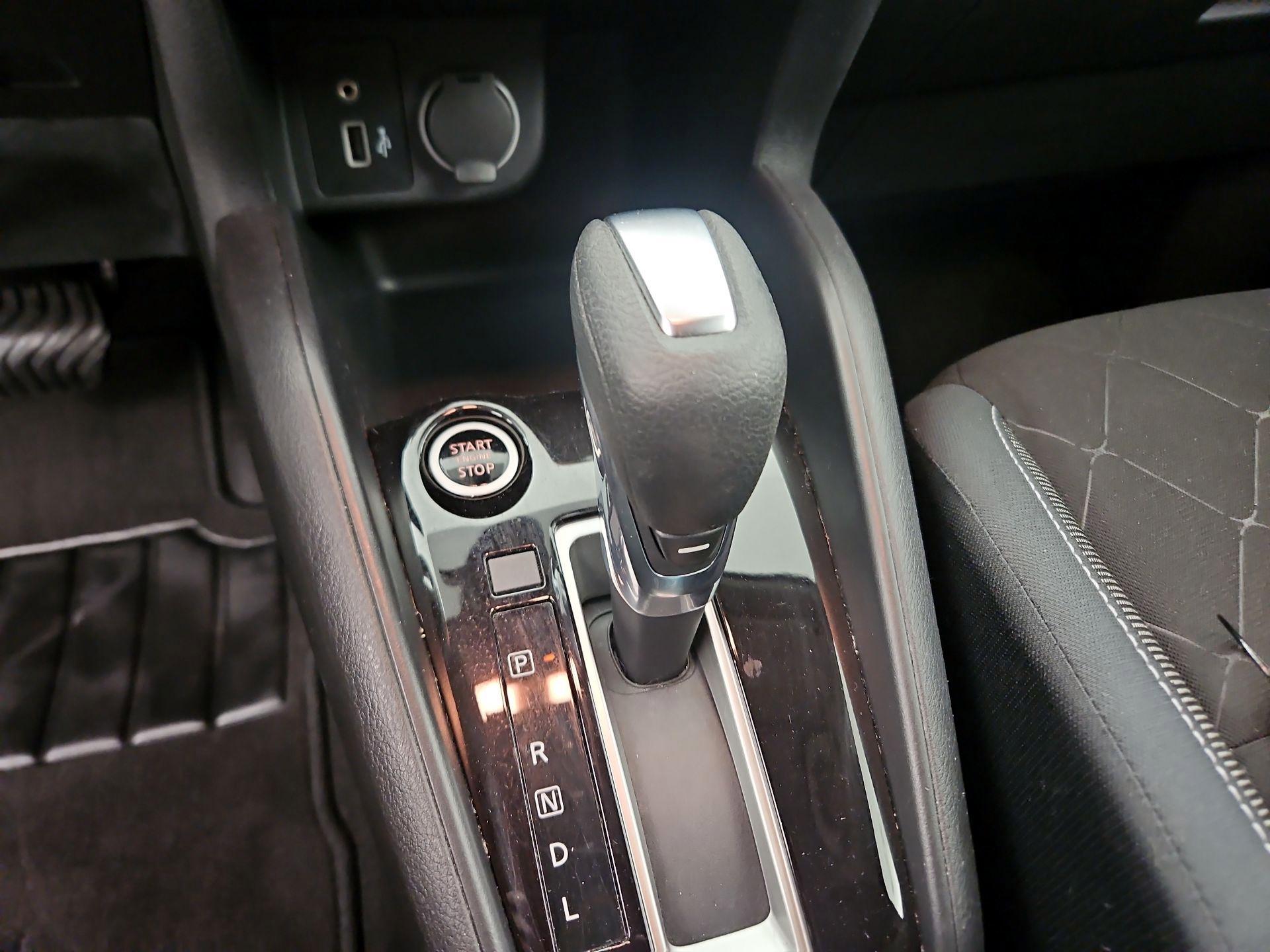 Thumbnail: 2020 Nissan Kicks - 17