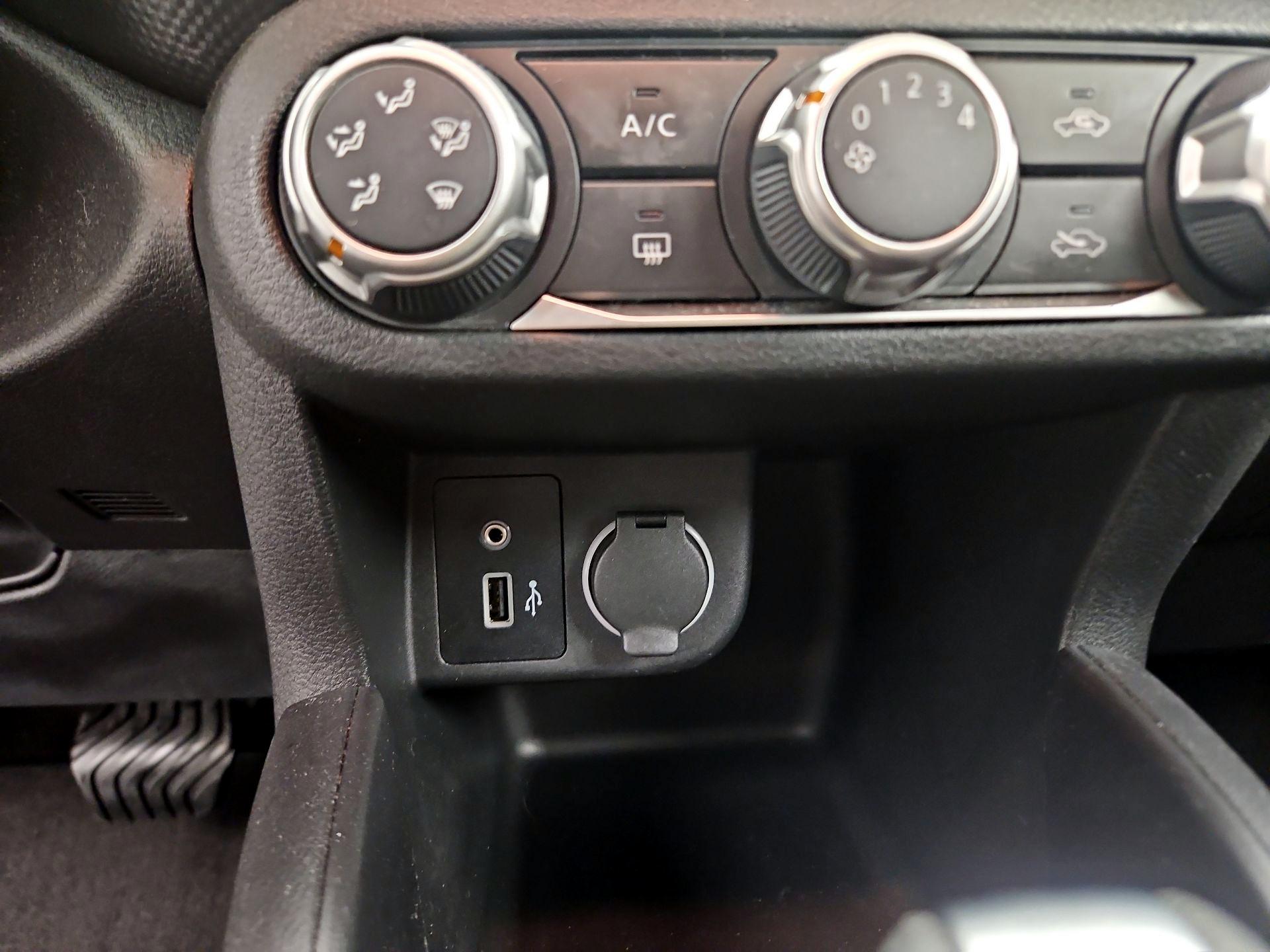 Thumbnail: 2020 Nissan Kicks - 18