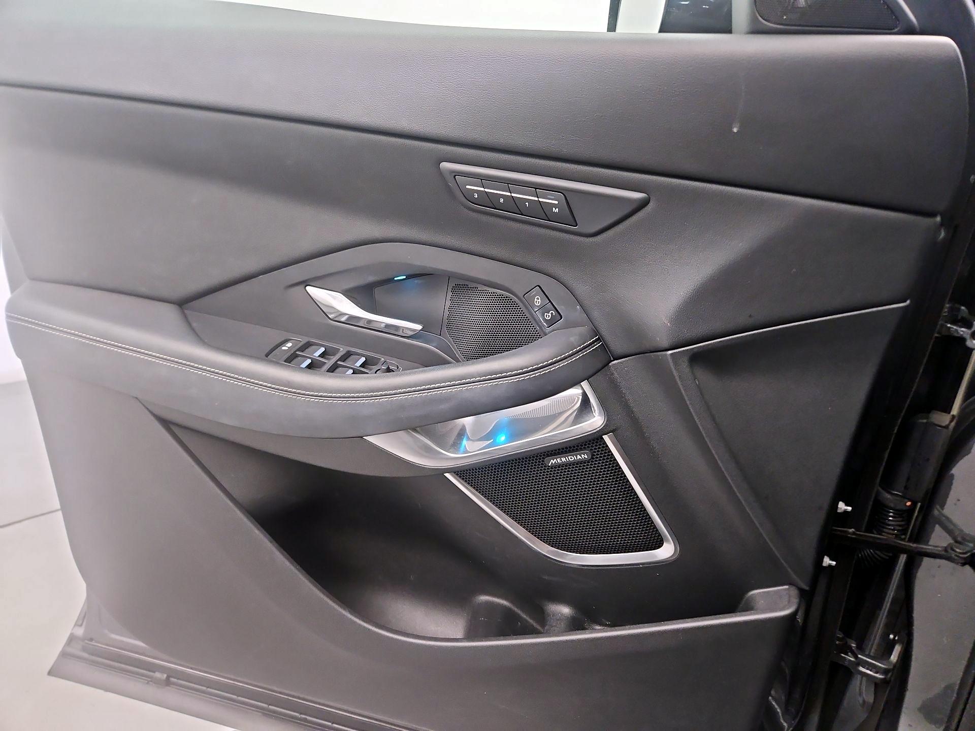 Thumbnail: 2020 Jaguar E-Pace - 12