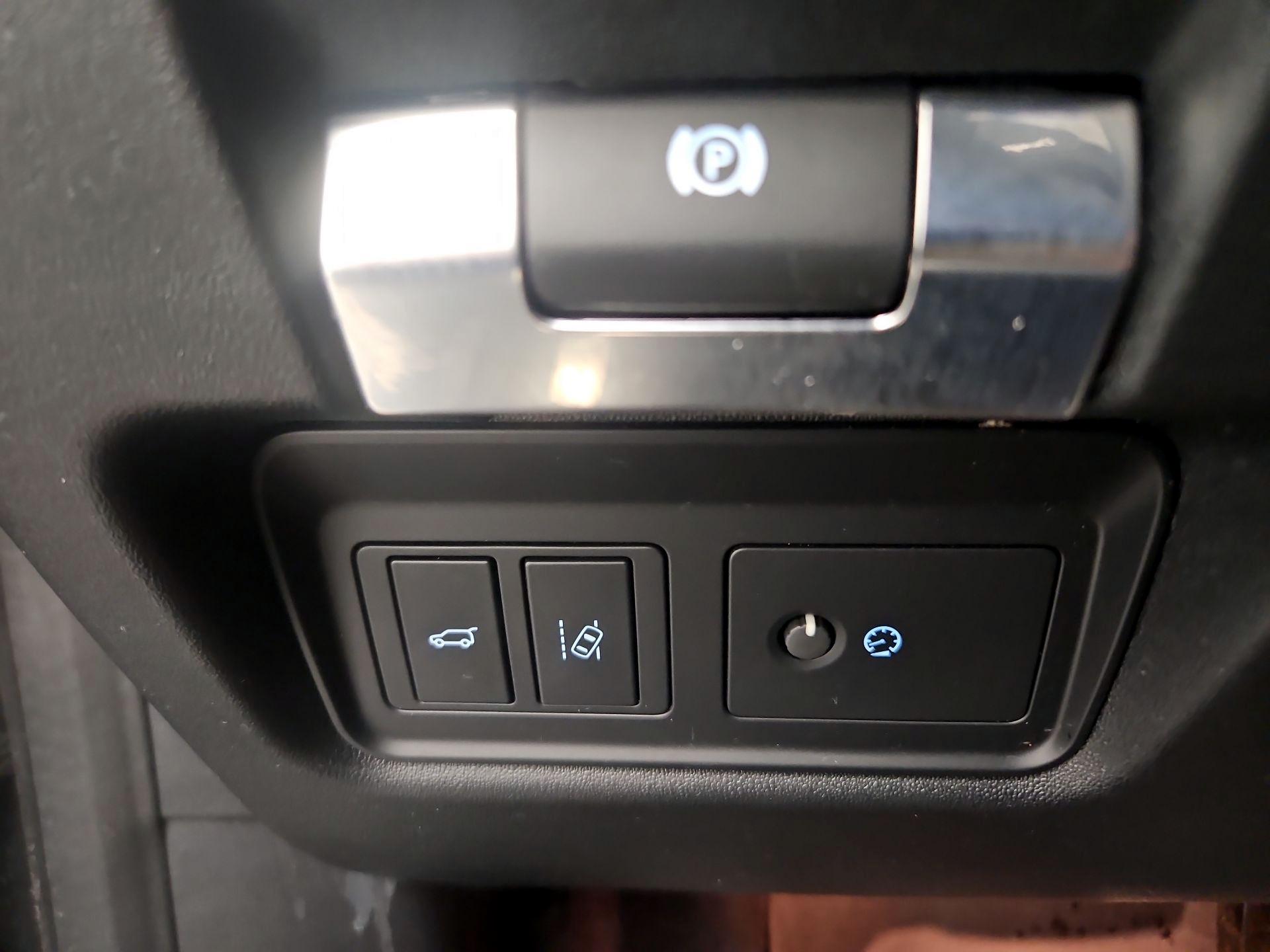 Thumbnail: 2020 Jaguar E-Pace - 13