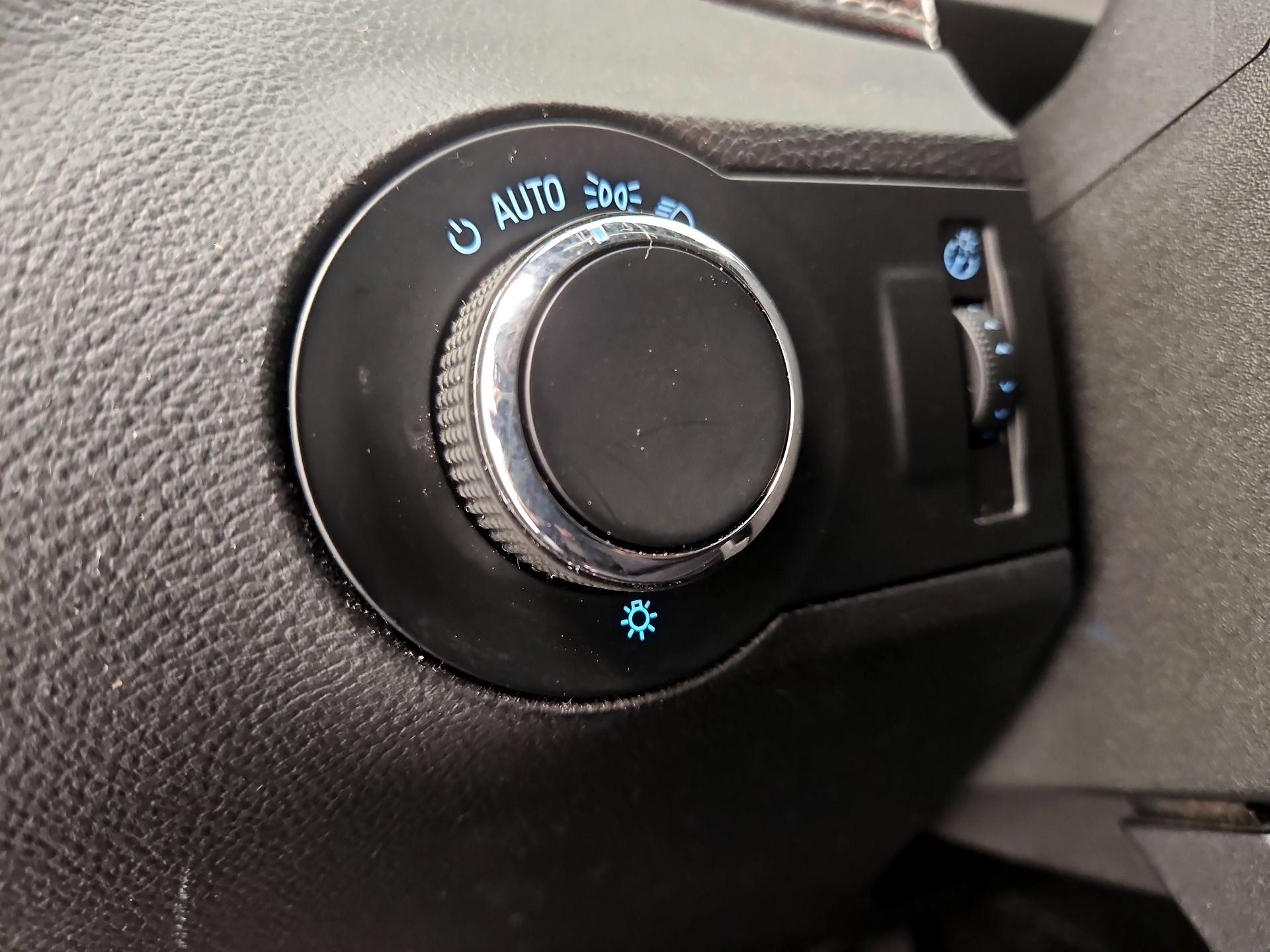 Thumbnail: 2015 Chevrolet Camaro - 13