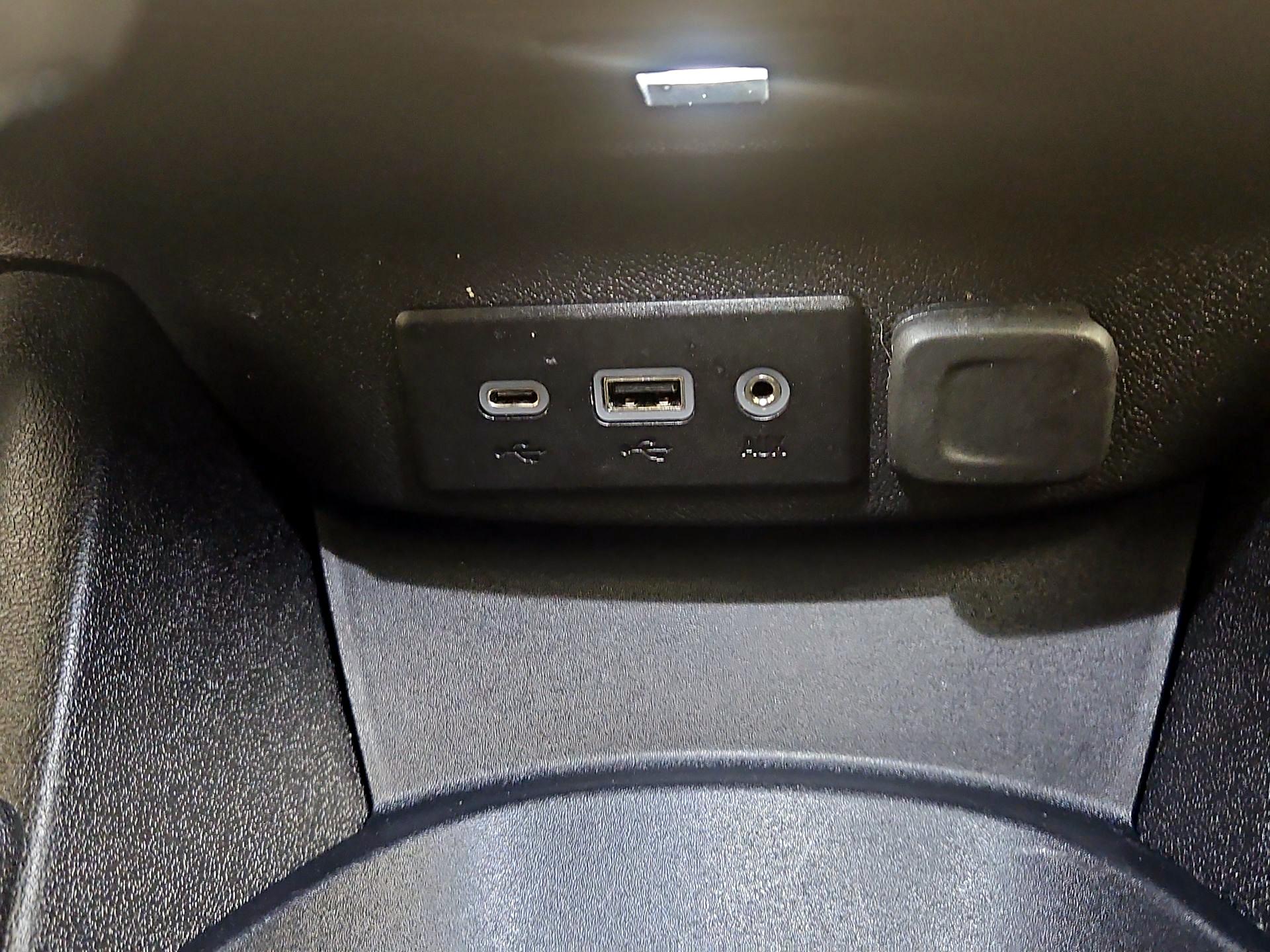 Thumbnail: 2020 Chevrolet Malibu - 18