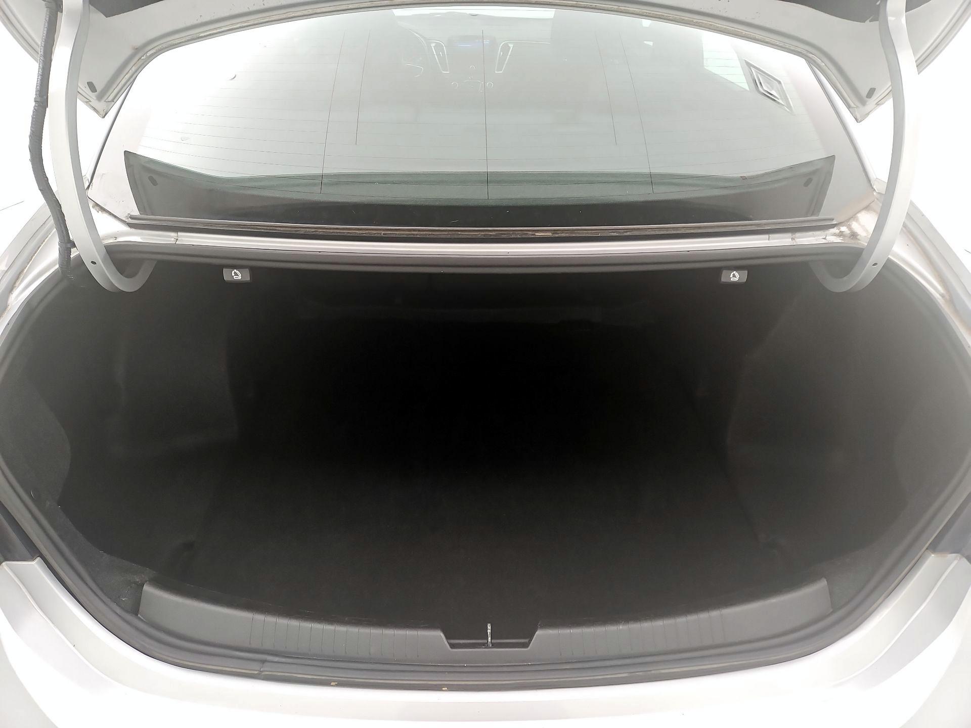 Thumbnail: 2020 Chevrolet Malibu - 20