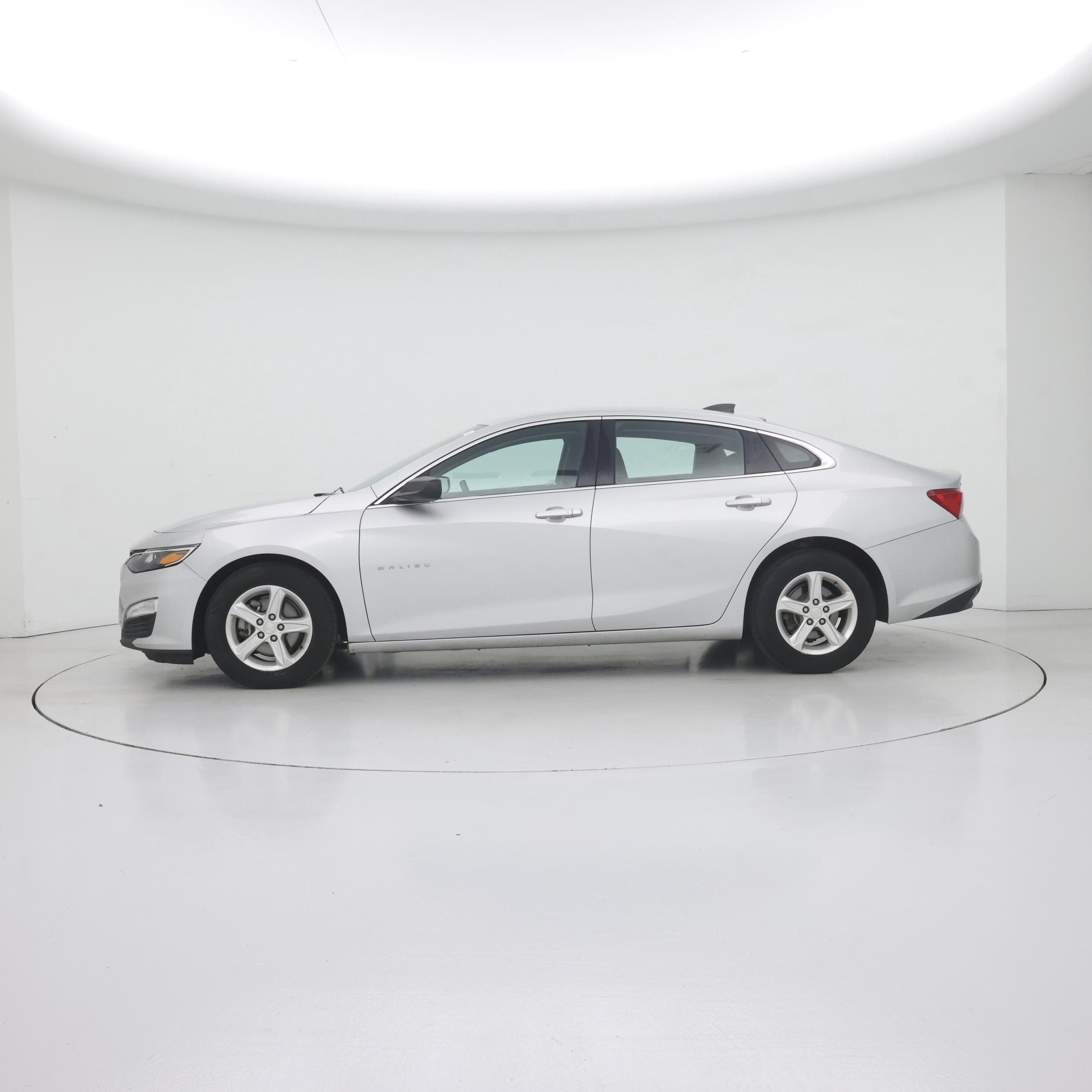 Thumbnail: 2020 Chevrolet Malibu - 3