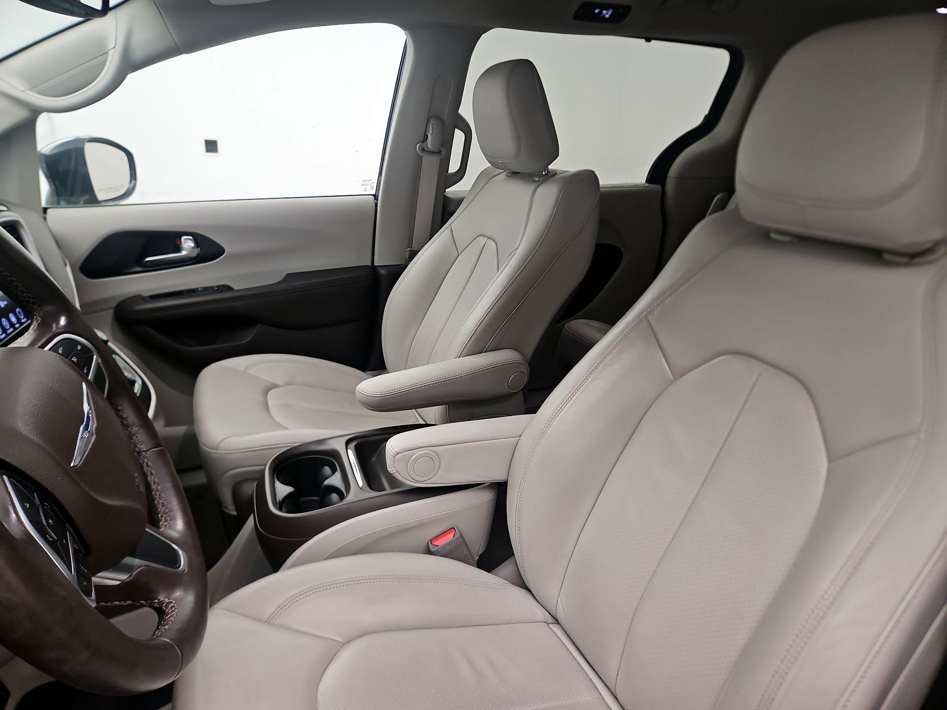 Thumbnail: 2020 Chrysler Pacifica - 11