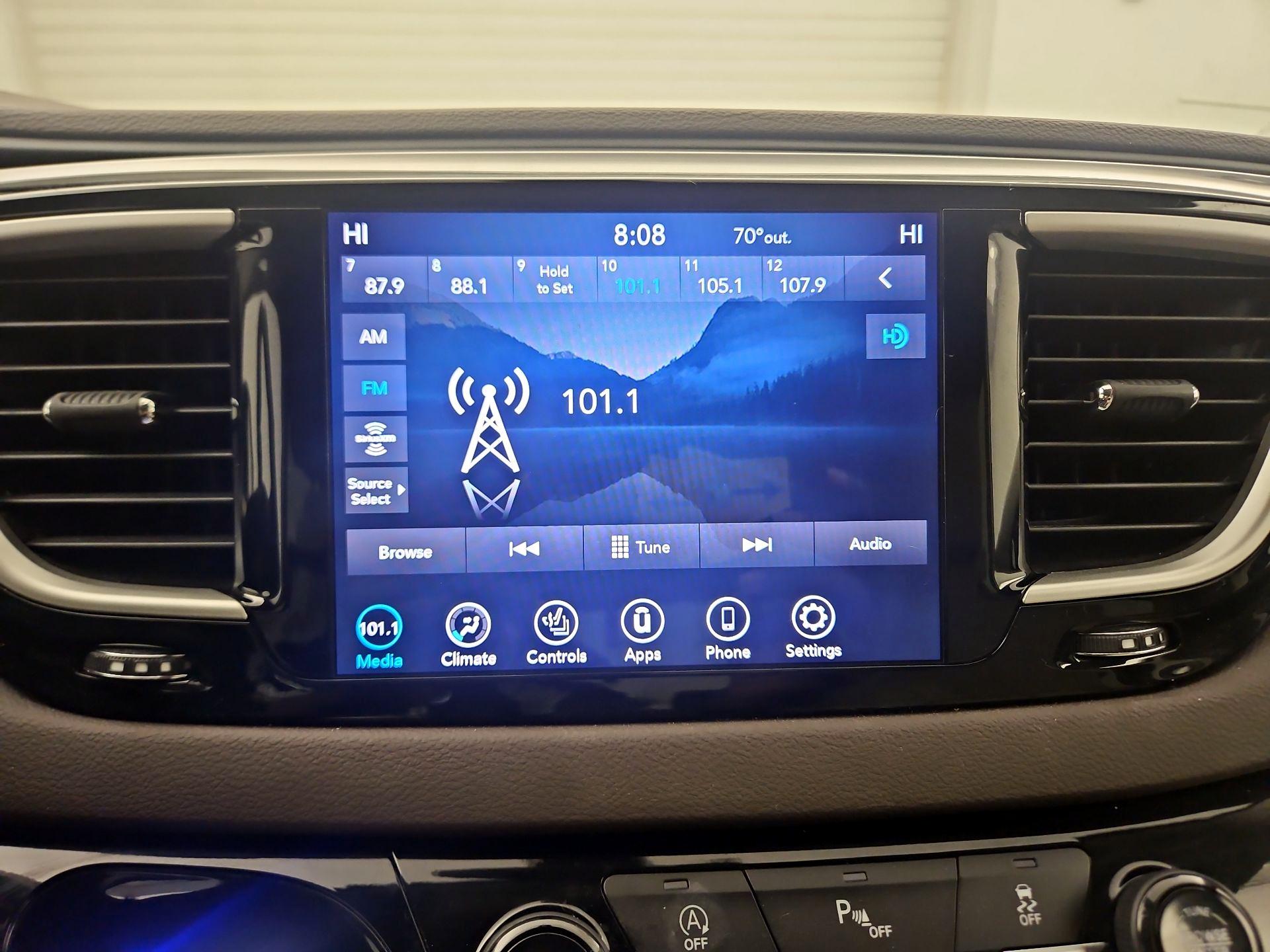 Thumbnail: 2020 Chrysler Pacifica - 15