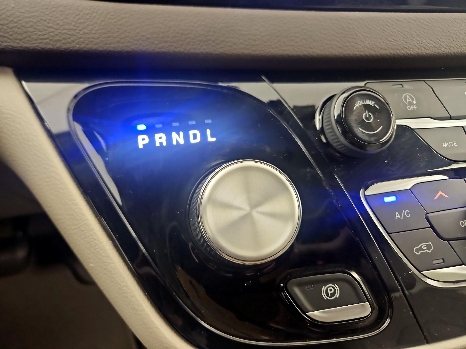 Thumbnail: 2020 Chrysler Pacifica - 17