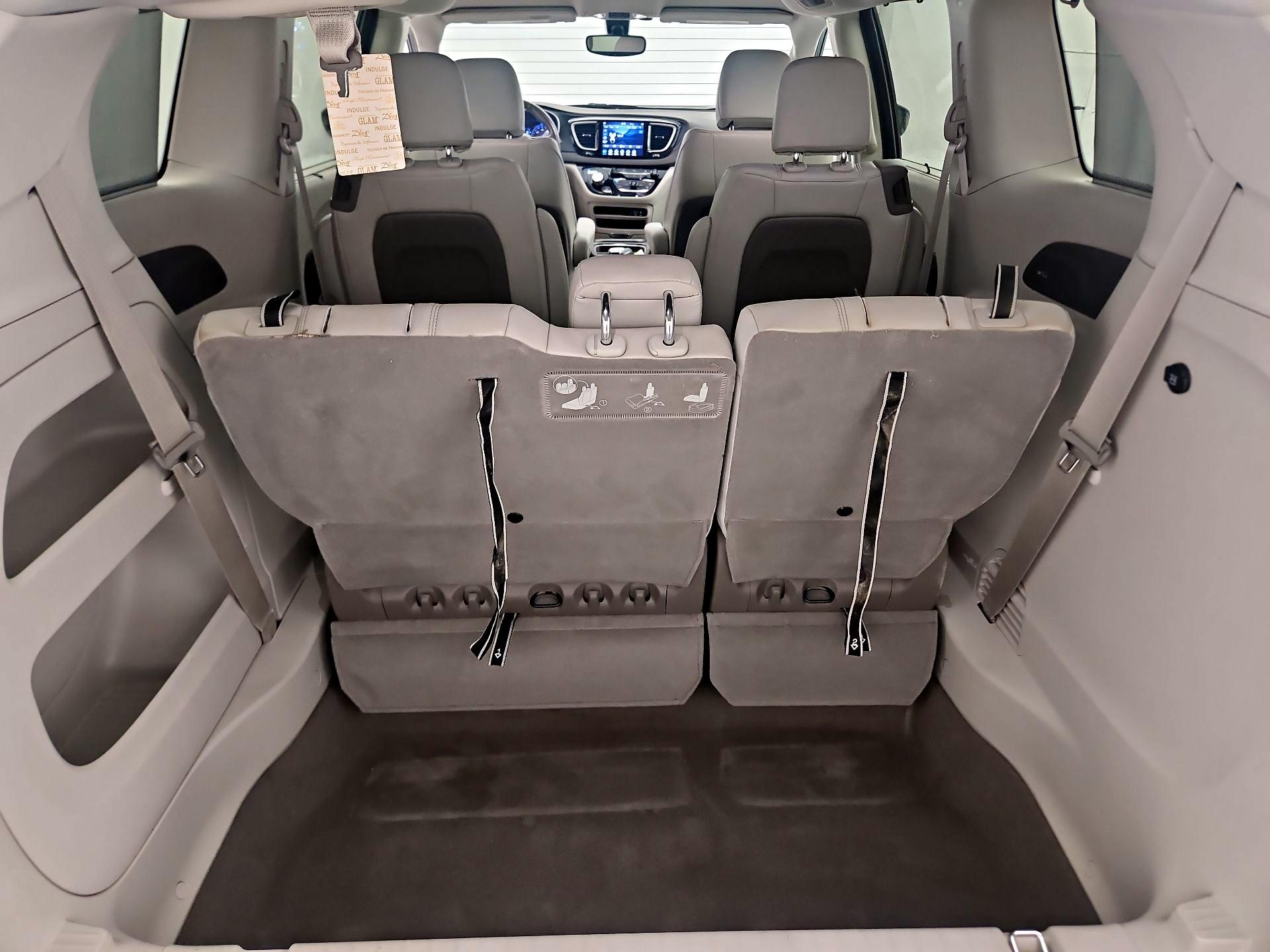 Thumbnail: 2020 Chrysler Pacifica - 20