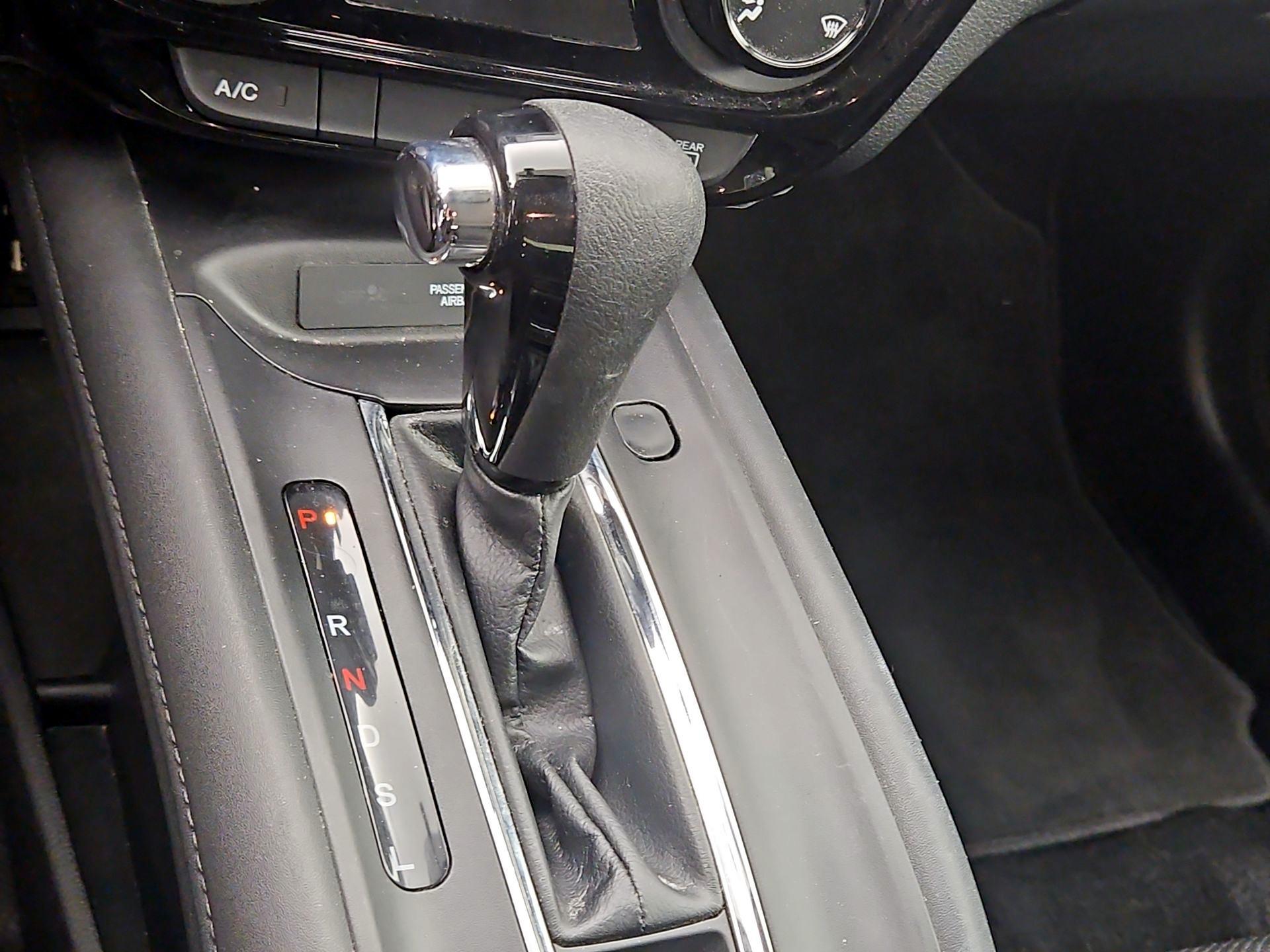 Thumbnail: 2016 Honda HR-V - 17