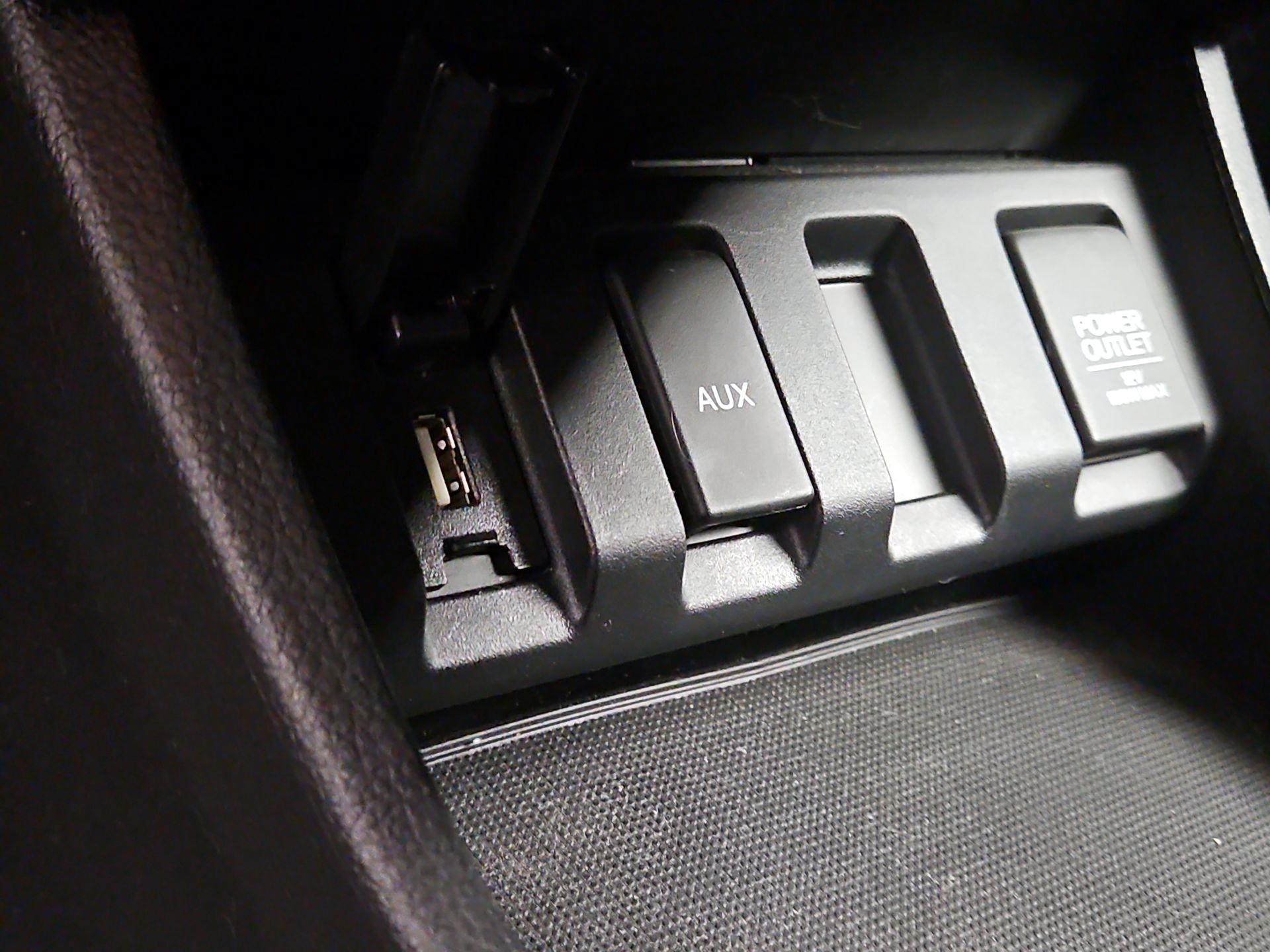 Thumbnail: 2016 Honda HR-V - 18