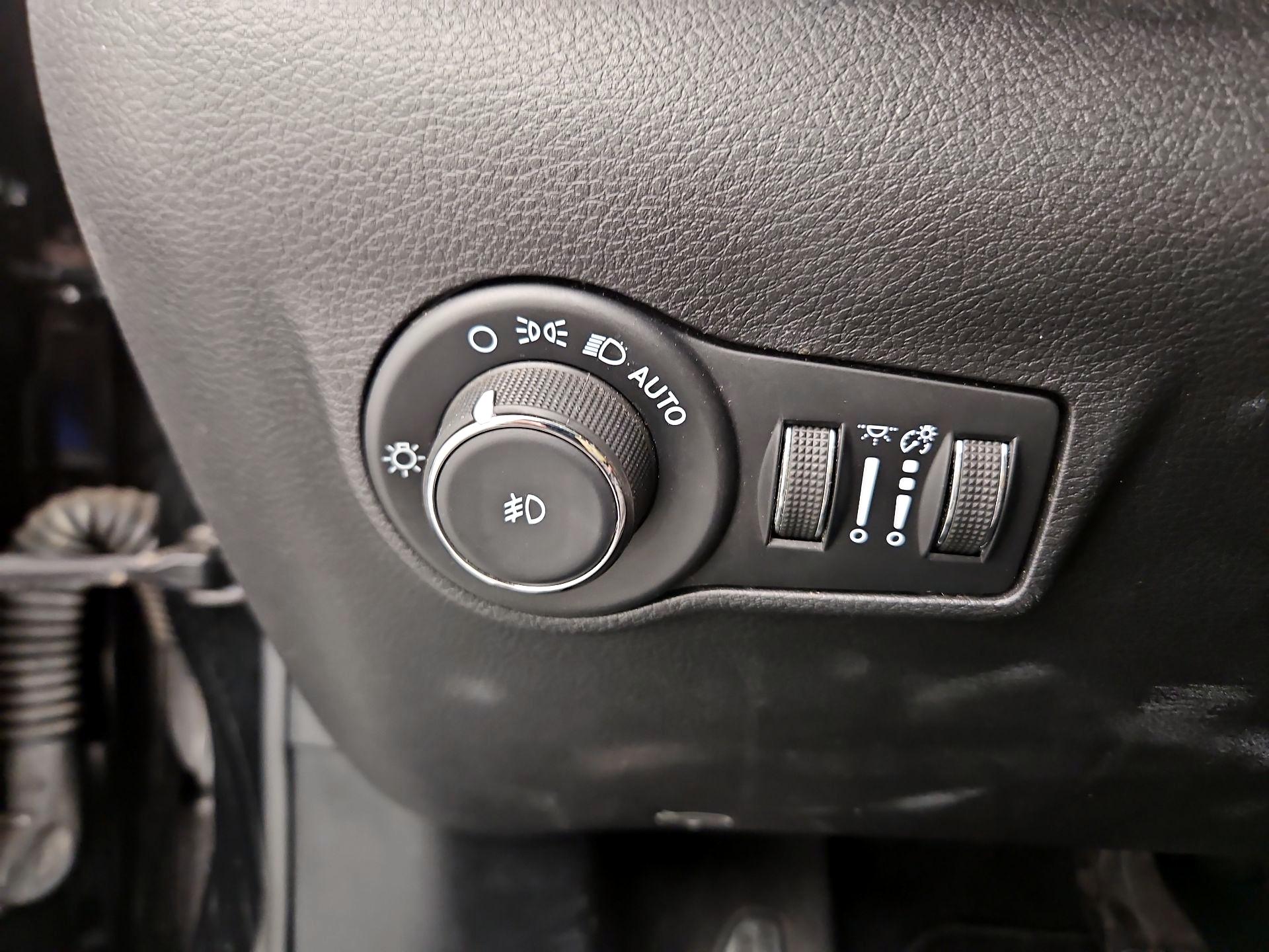Thumbnail: 2022 Jeep Compass - 11